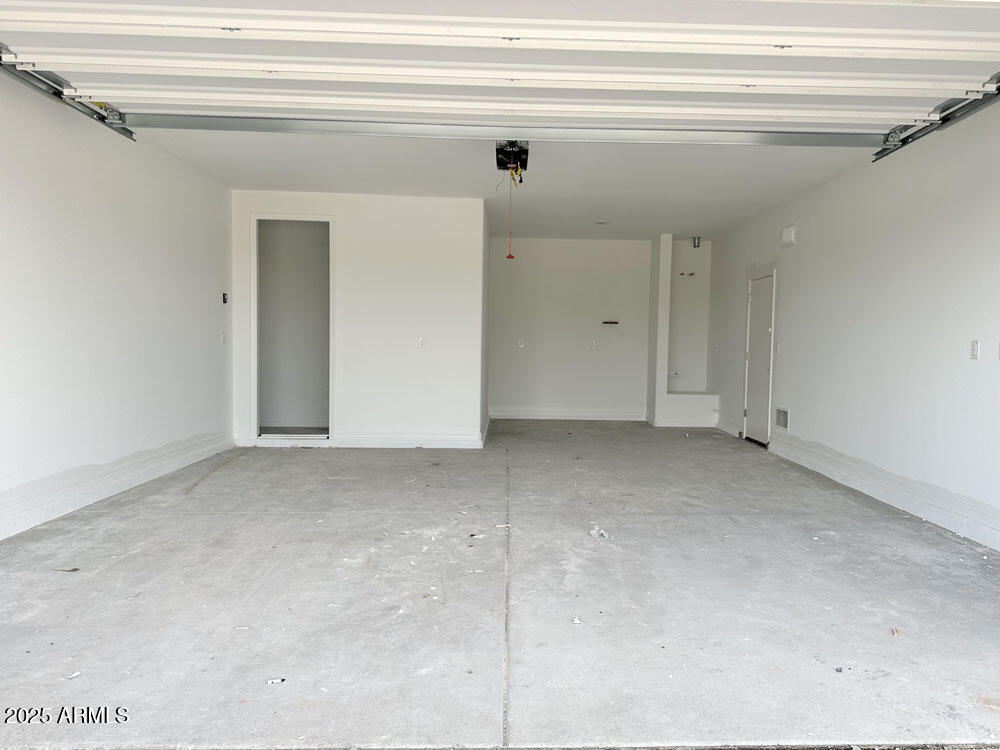 22816 E ROUNDUP Way