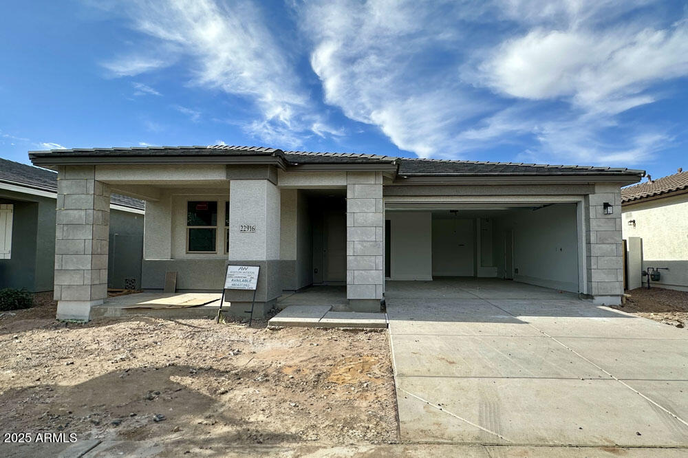 22816 E ROUNDUP Way