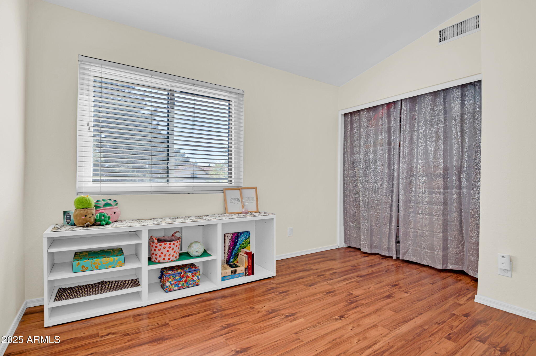 155 W KNOX Road