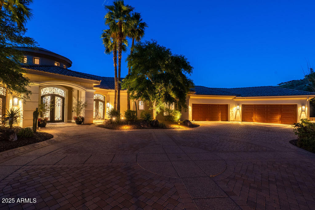 7801 N SAGUARO Drive