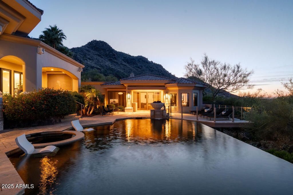 7801 N SAGUARO Drive