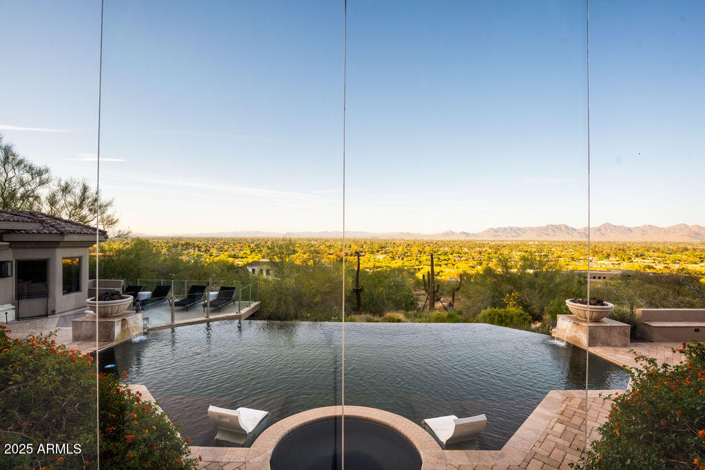 7801 N SAGUARO Drive