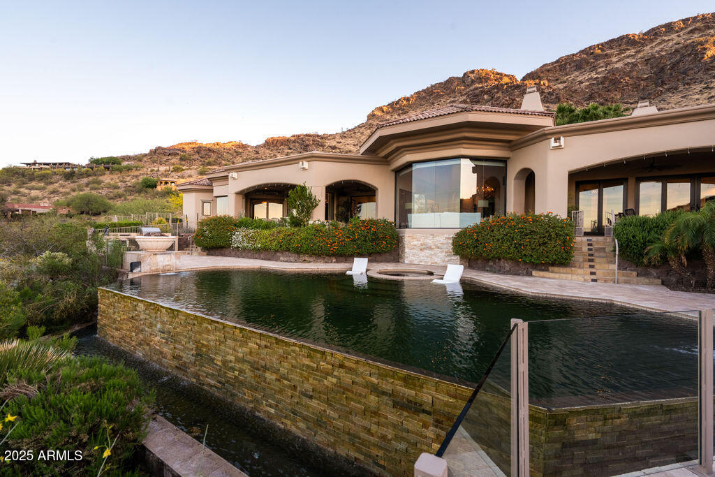 7801 N SAGUARO Drive