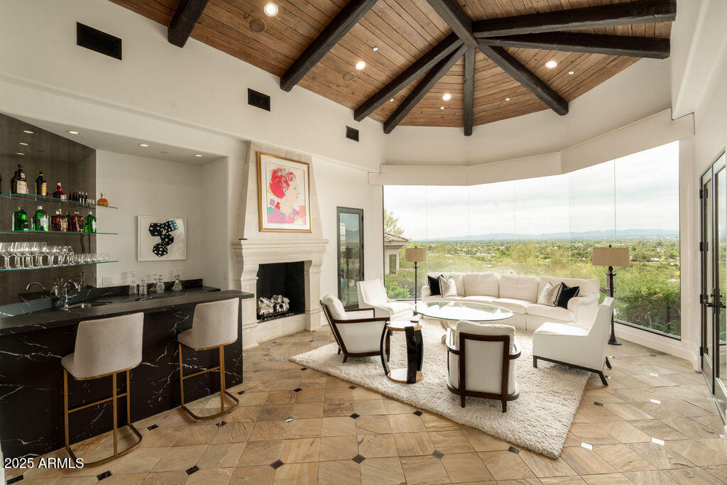 7801 N SAGUARO Drive
