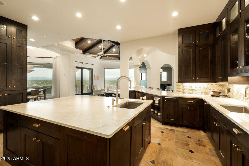 7801 N SAGUARO Drive