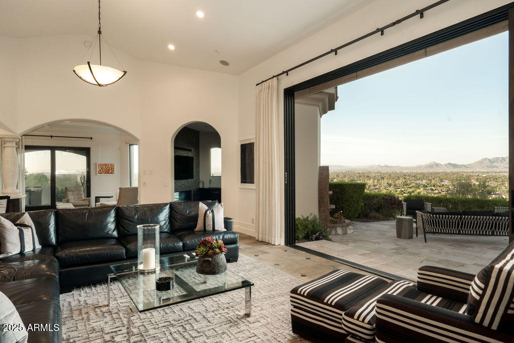 7801 N SAGUARO Drive