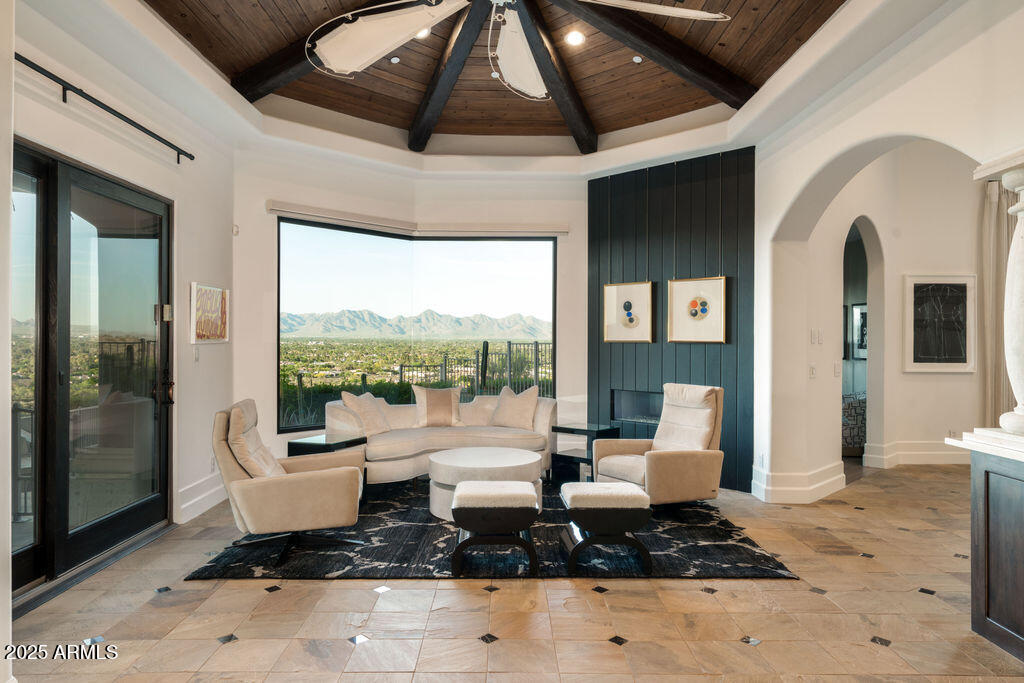 7801 N SAGUARO Drive