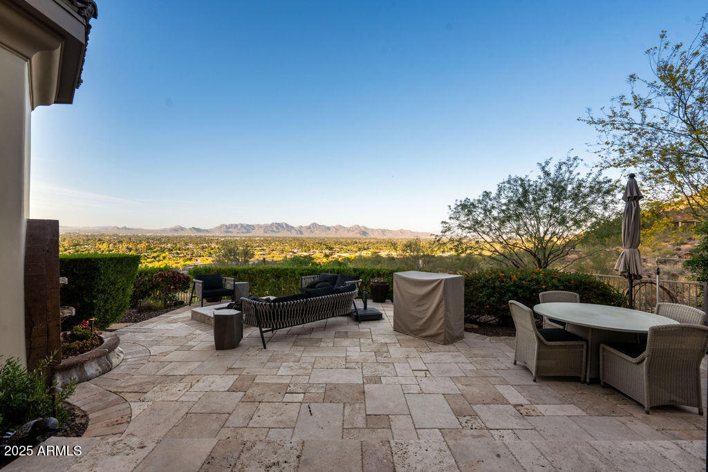 7801 N SAGUARO Drive