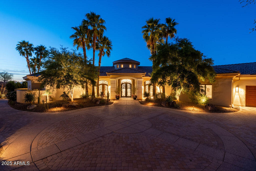 7801 N SAGUARO Drive
