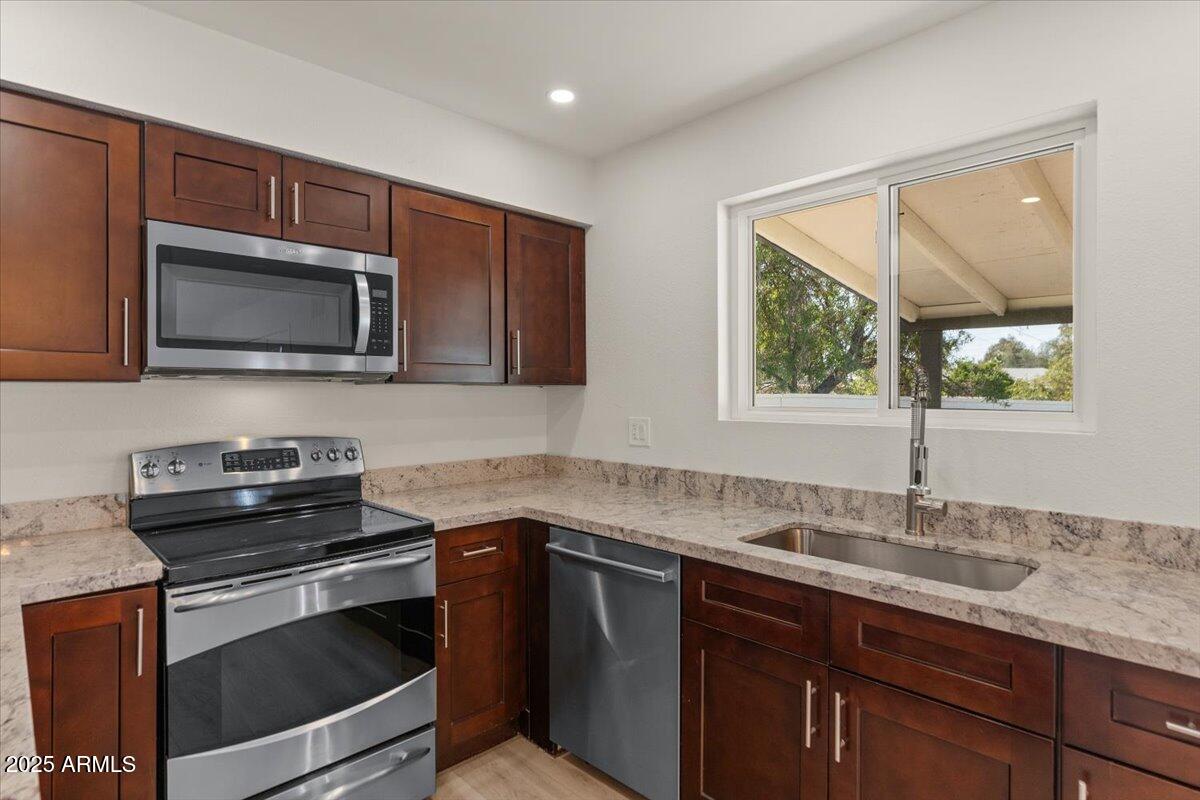 8617 E PALM Lane