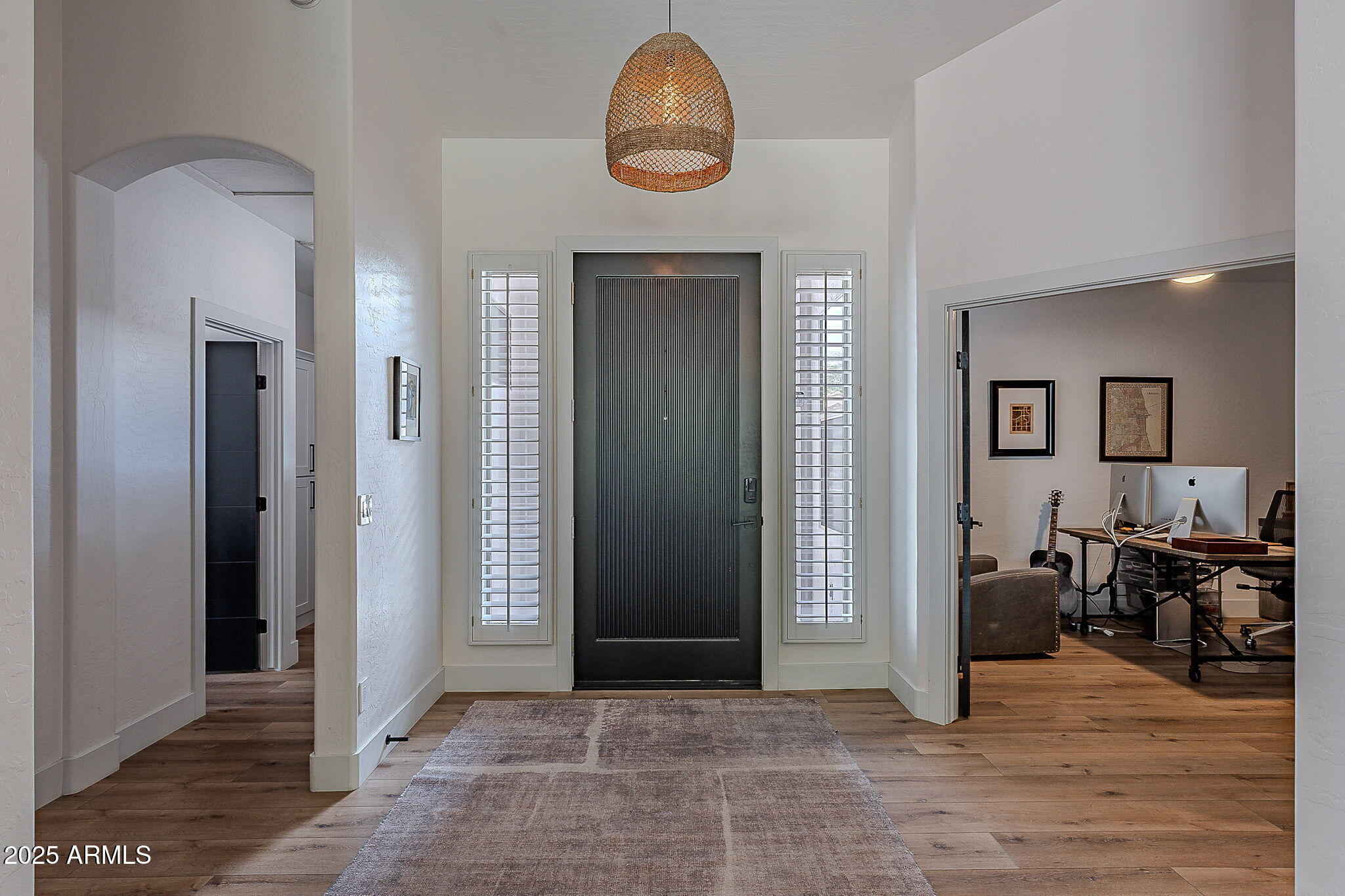 194 W SUNBURST Lane
