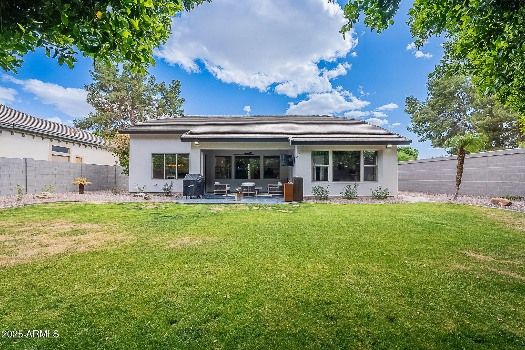 194 W SUNBURST Lane