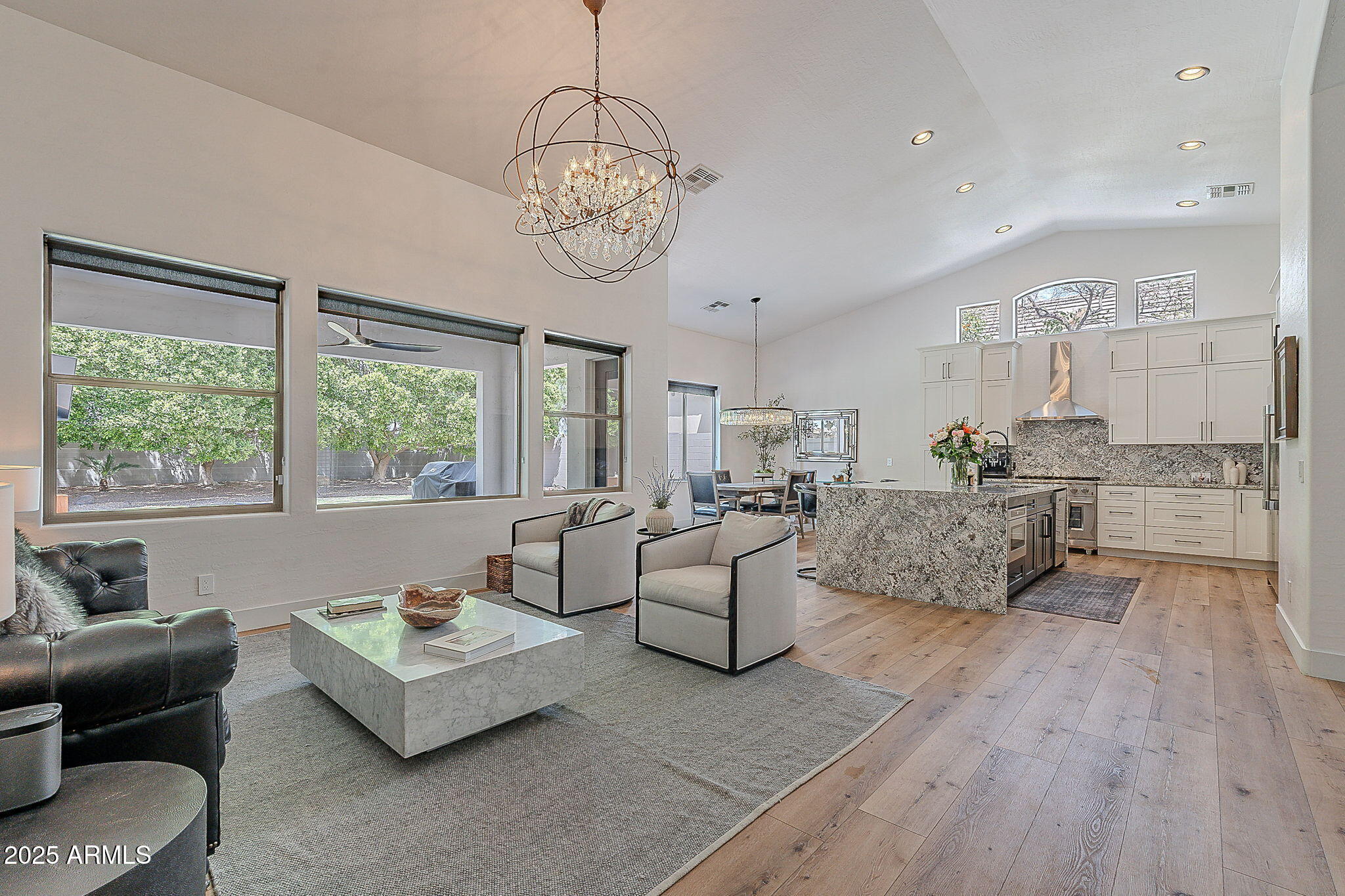 194 W SUNBURST Lane