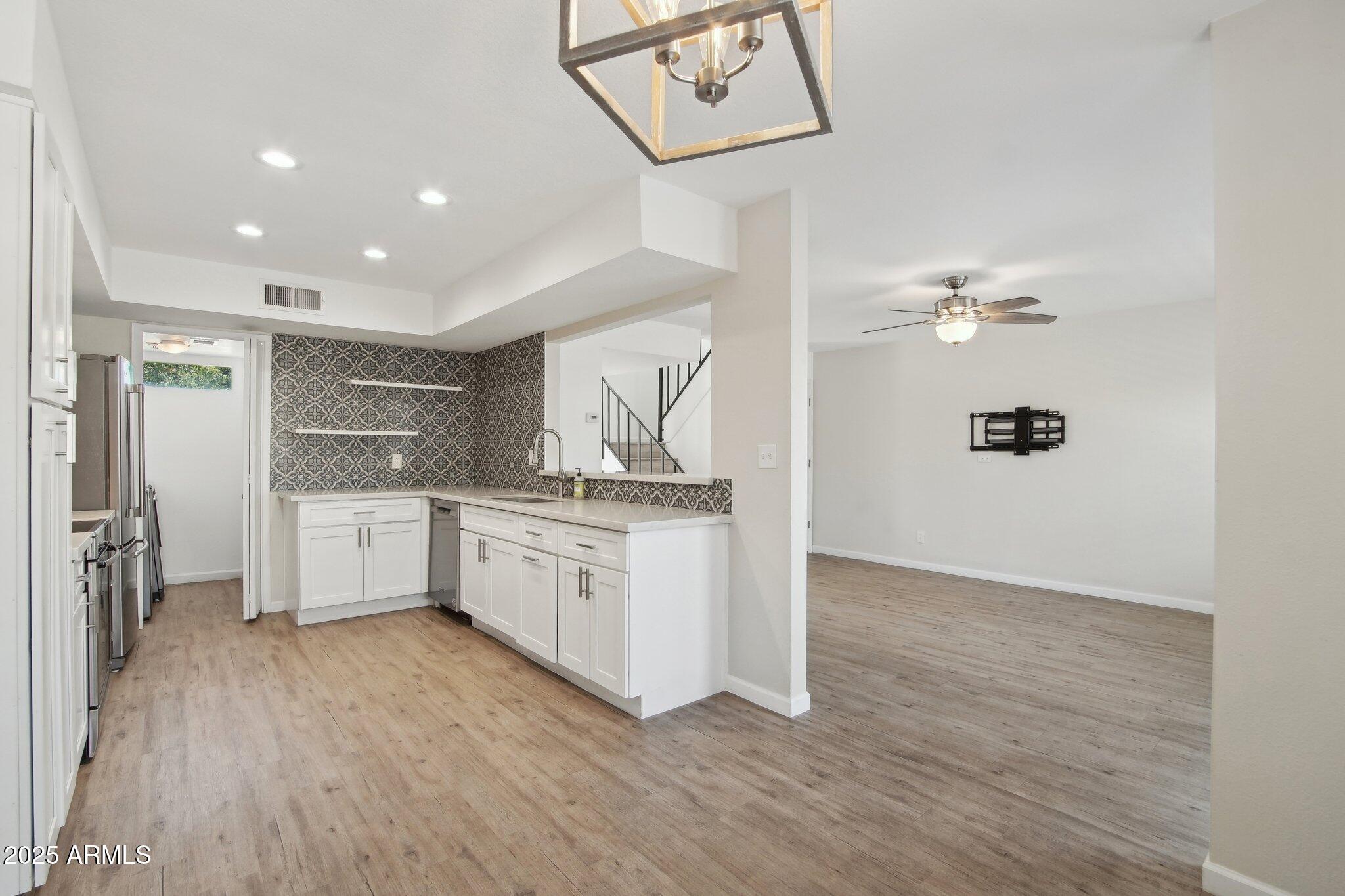 610 E MONTEBELLO Avenue, 46