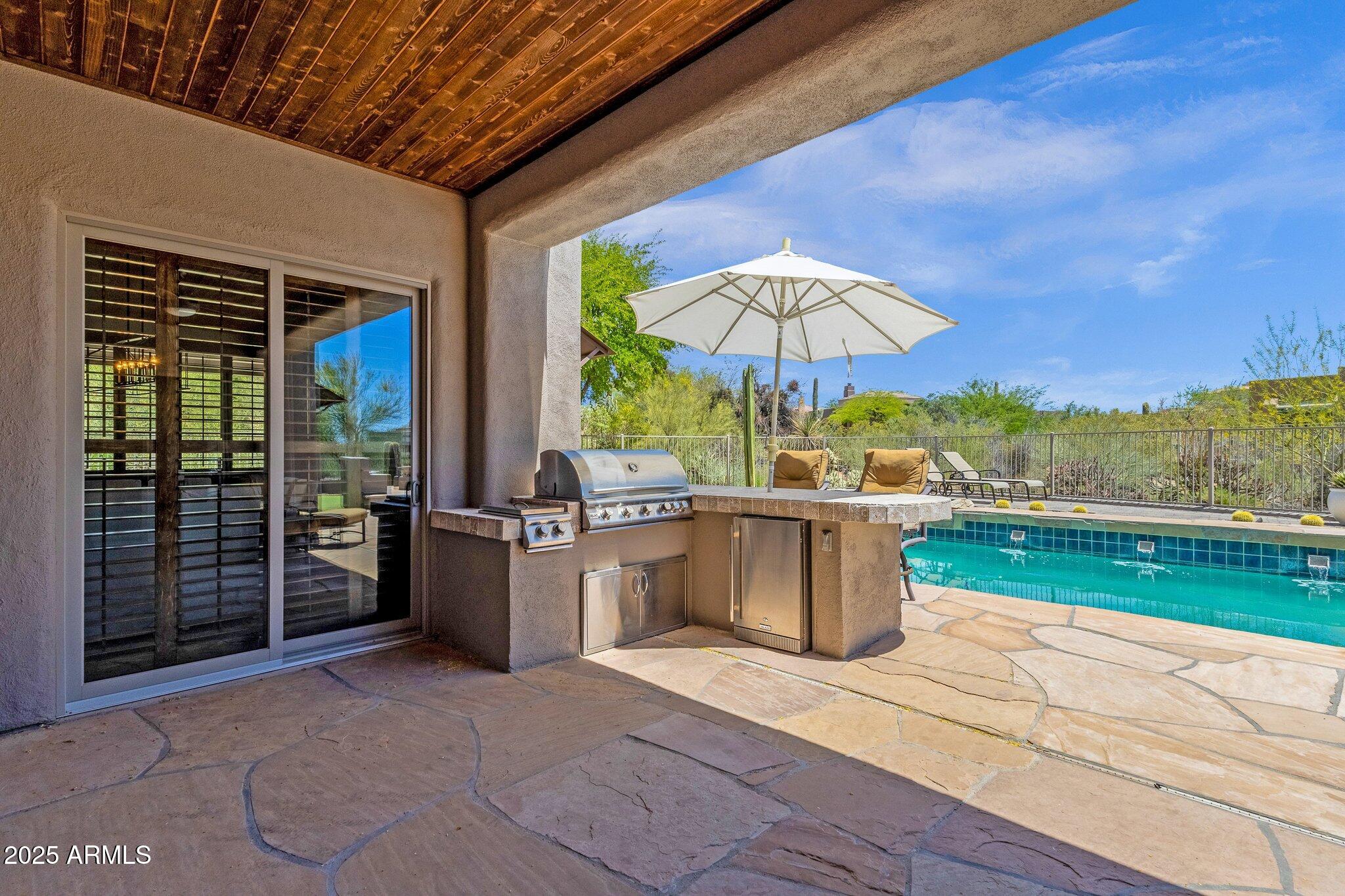 11123 E MONUMENT Drive