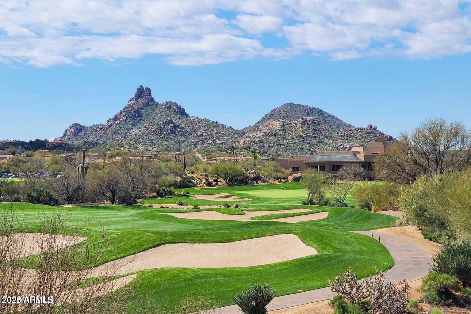 11123 E MONUMENT Drive