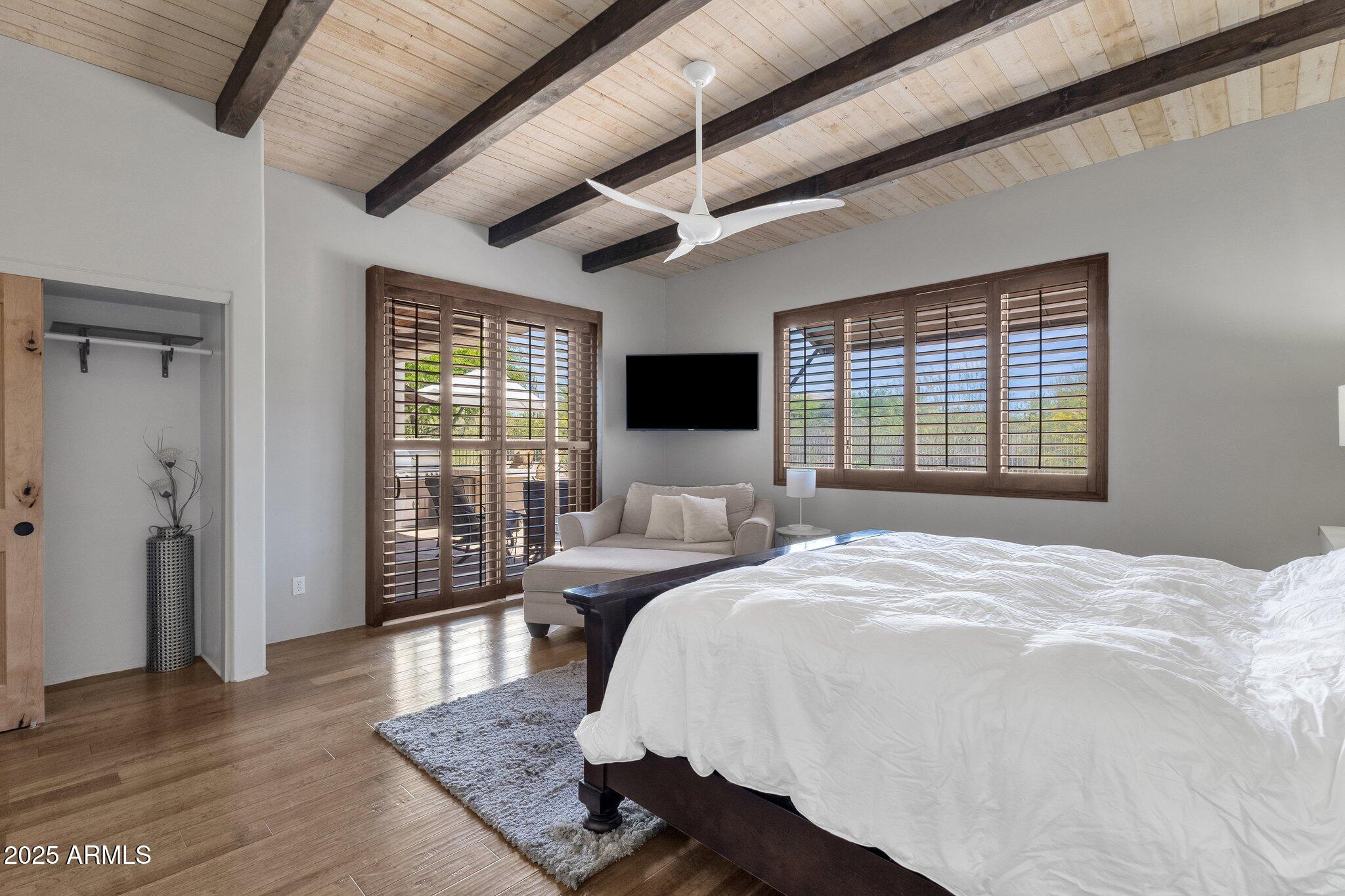 11123 E MONUMENT Drive