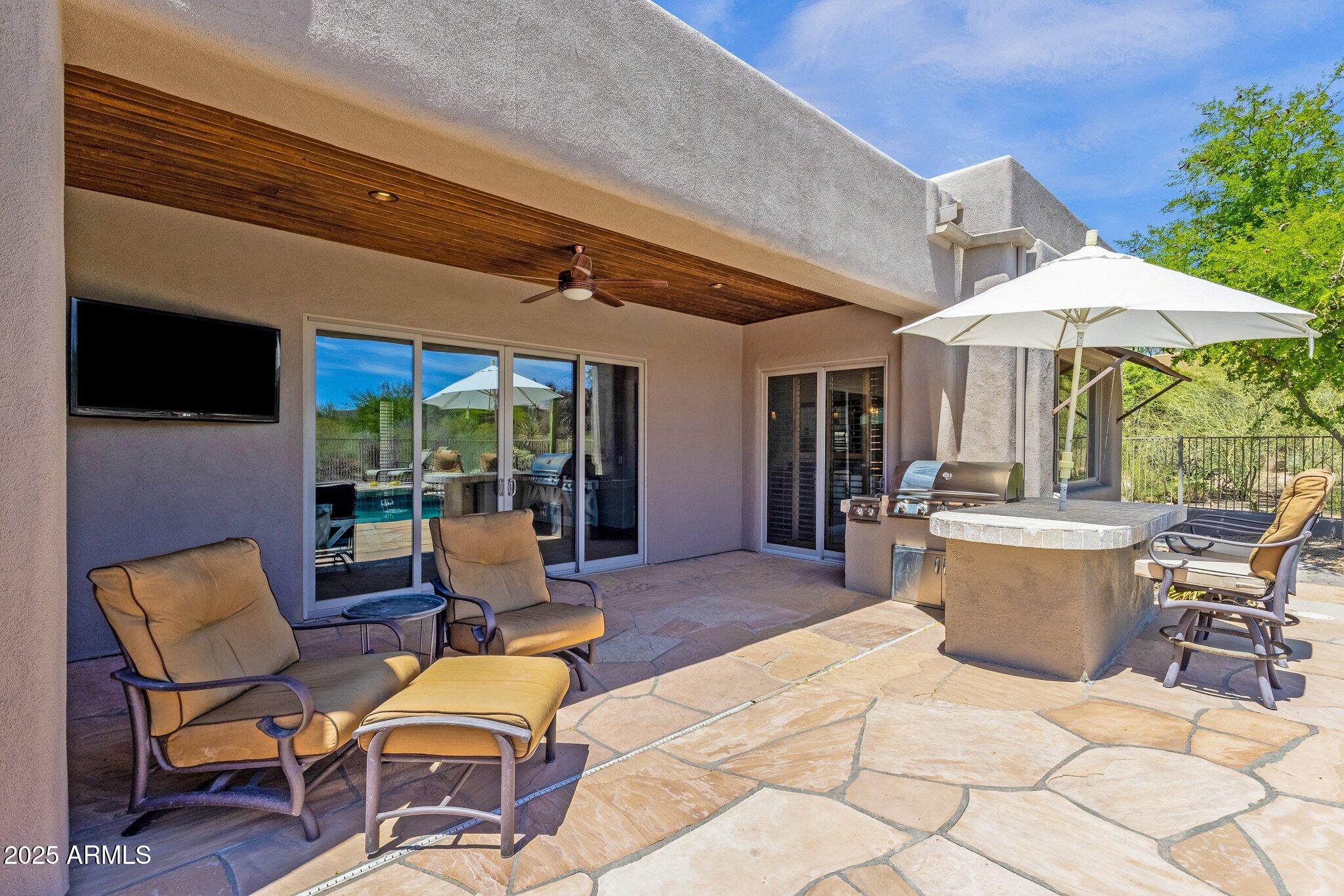 11123 E MONUMENT Drive