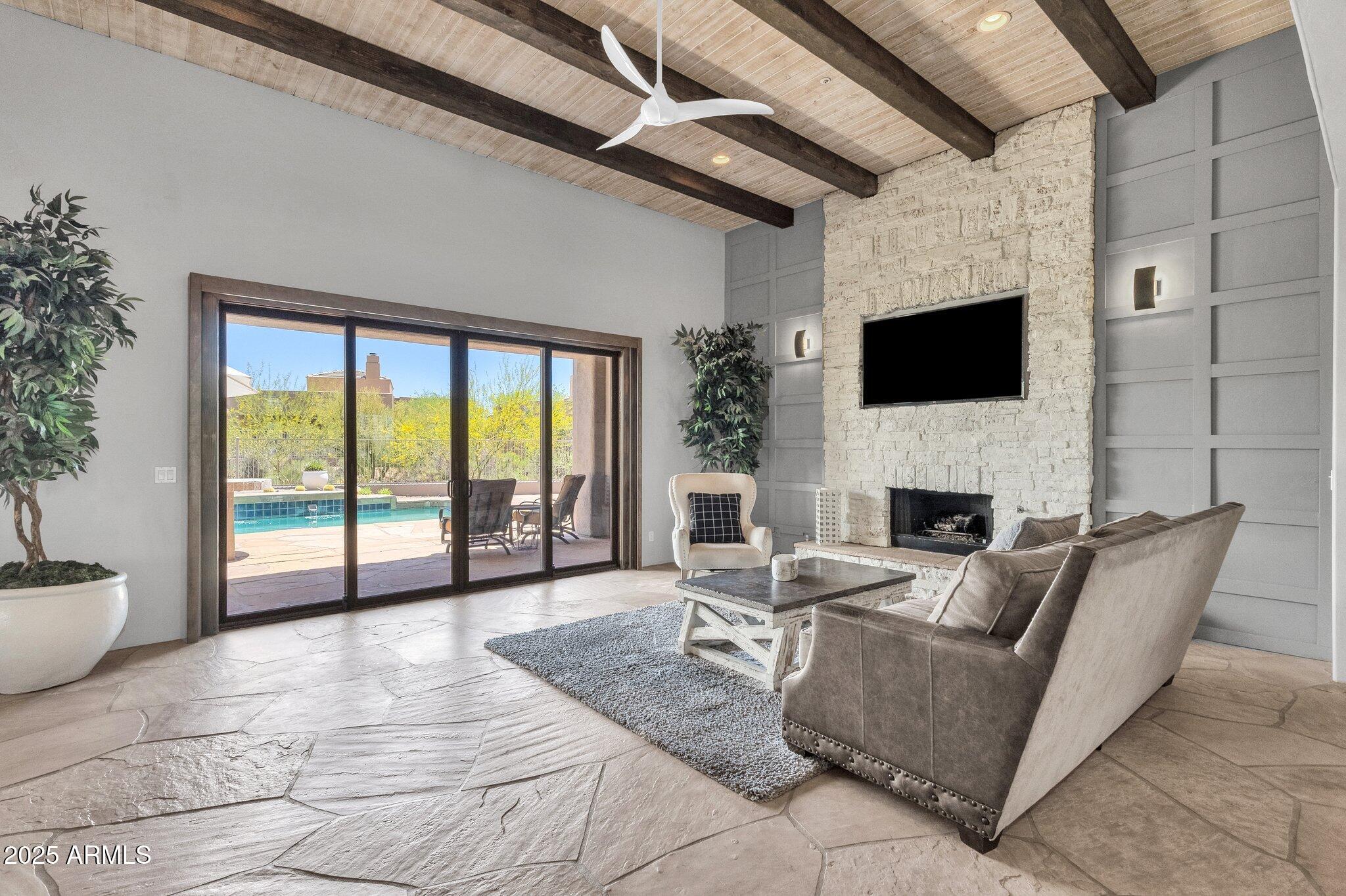 11123 E MONUMENT Drive