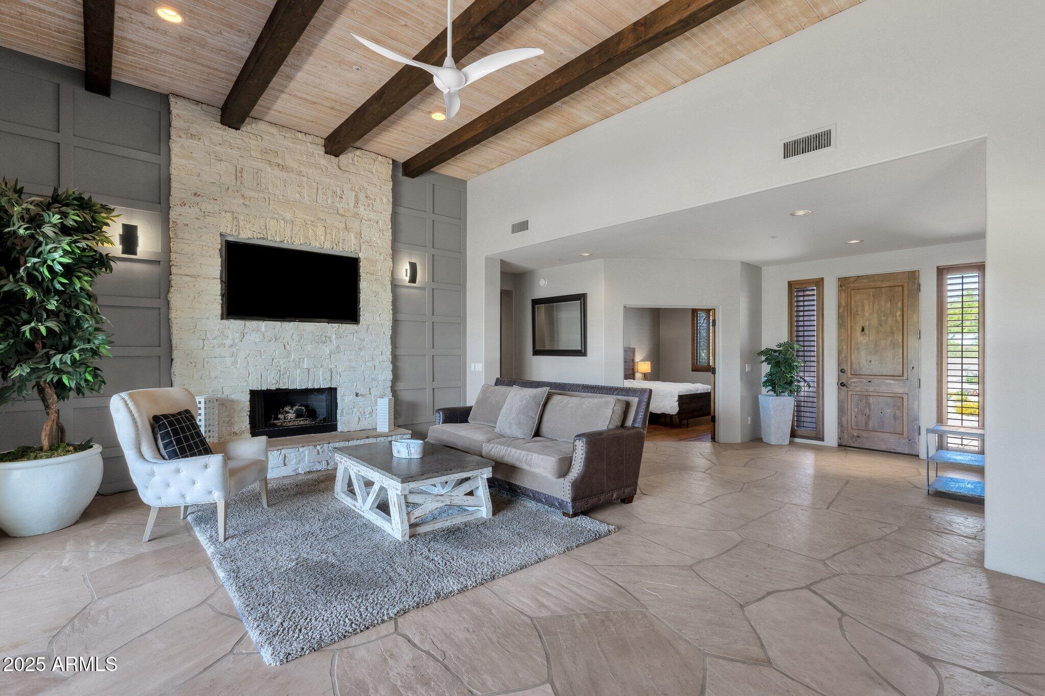 11123 E MONUMENT Drive