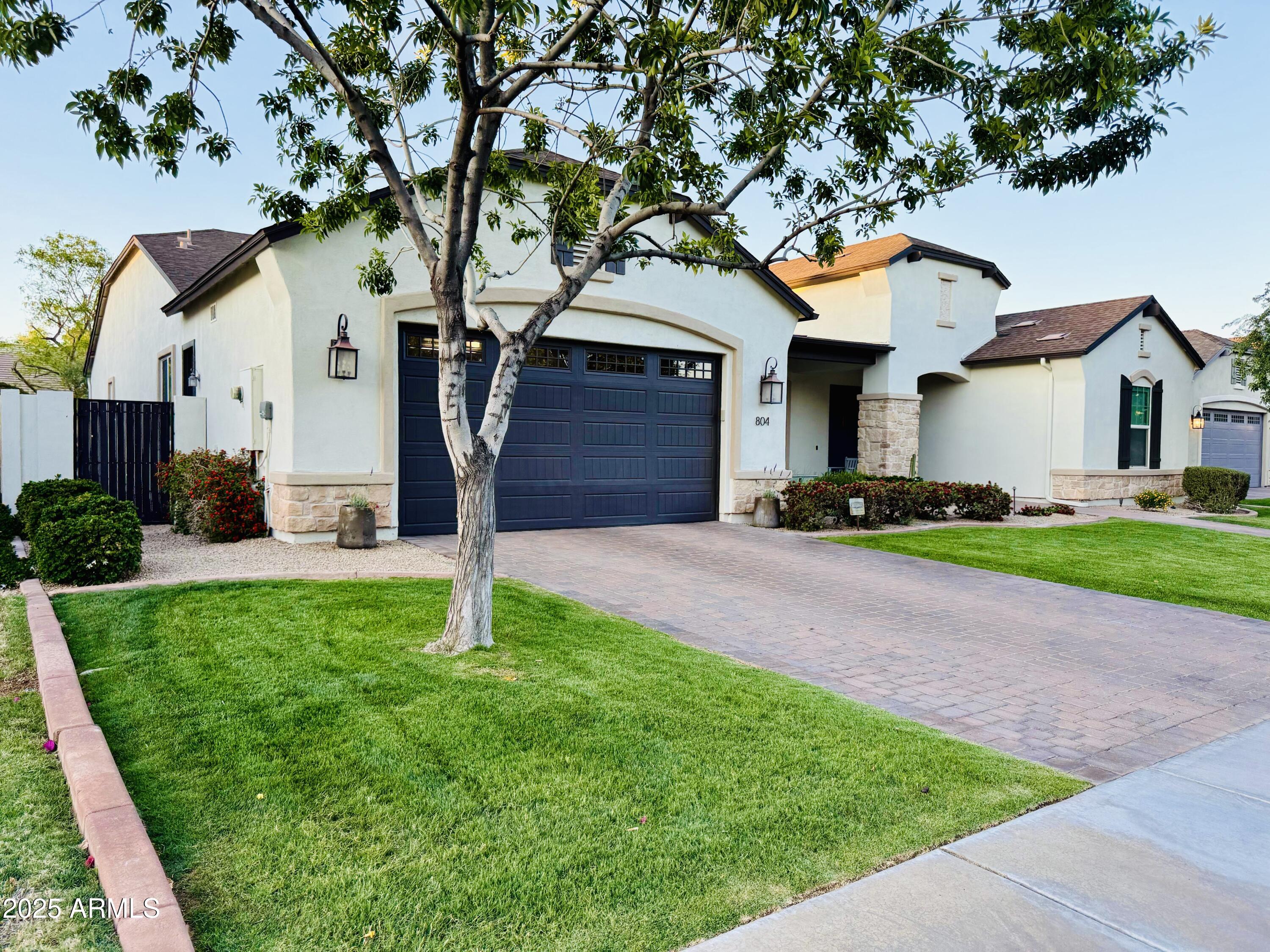 804 W CLAREMONT Street, Phoenix