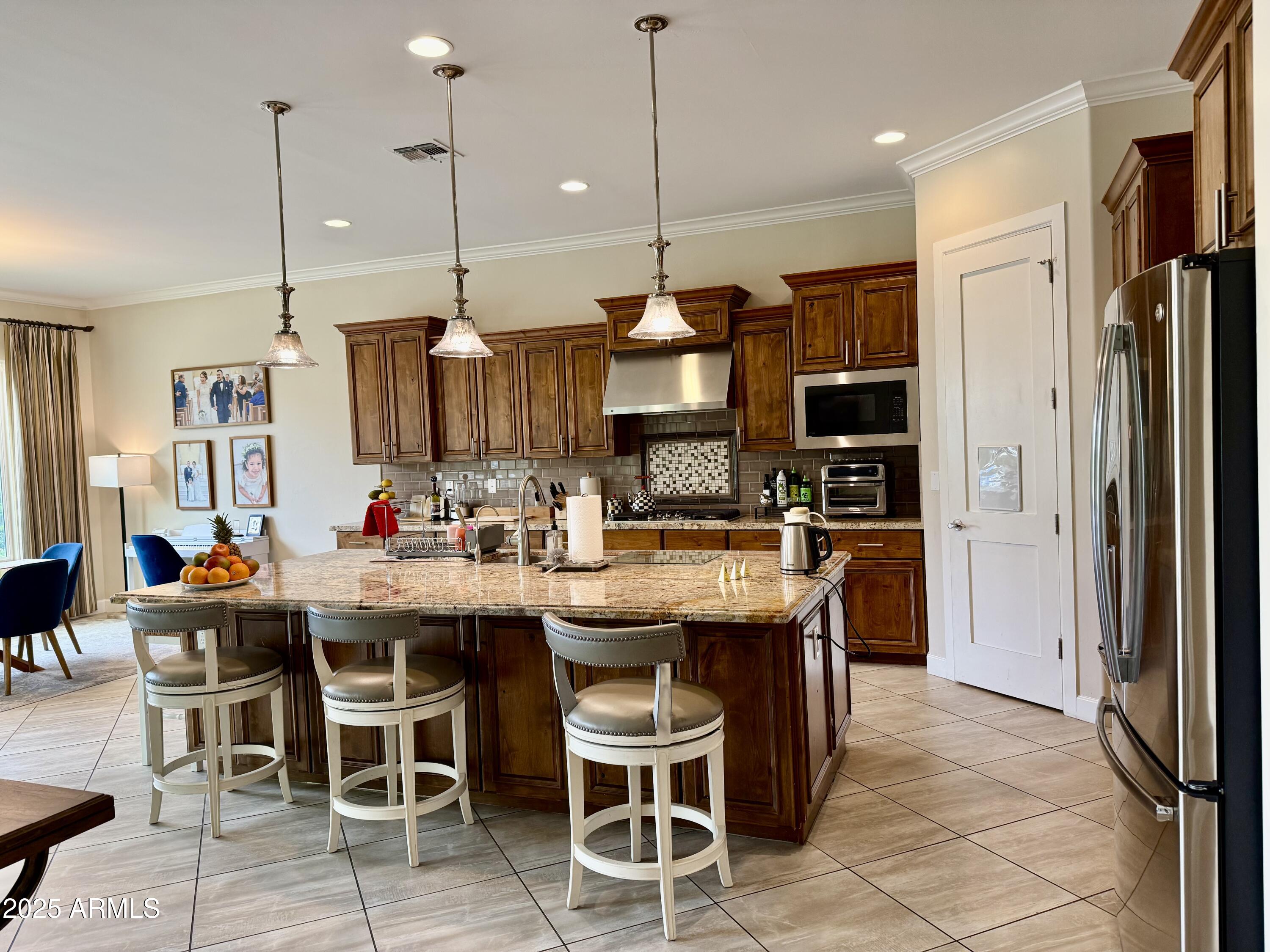 804 W CLAREMONT Street, Phoenix