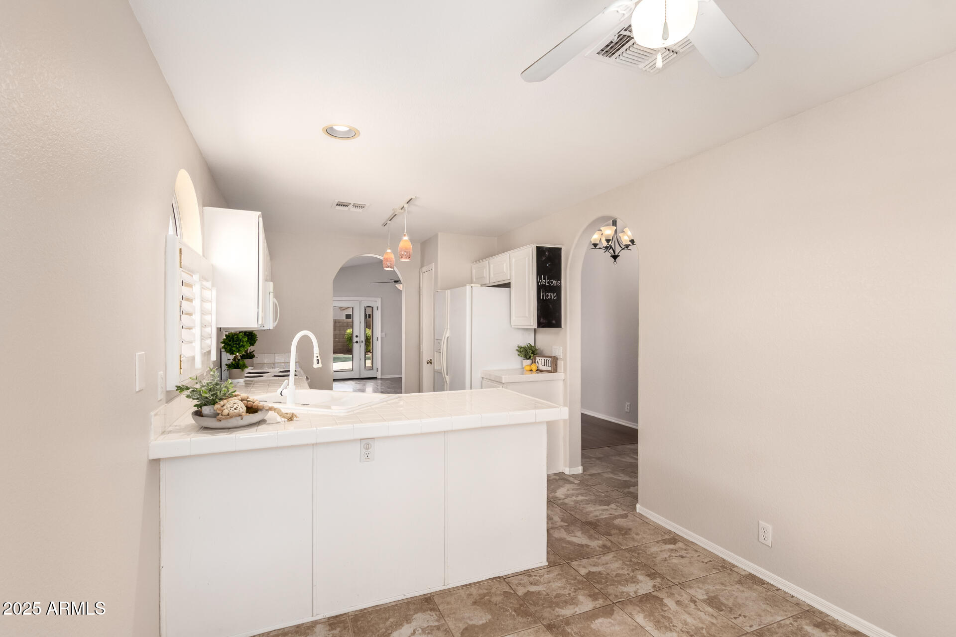 2503 E CAMELLIA Drive