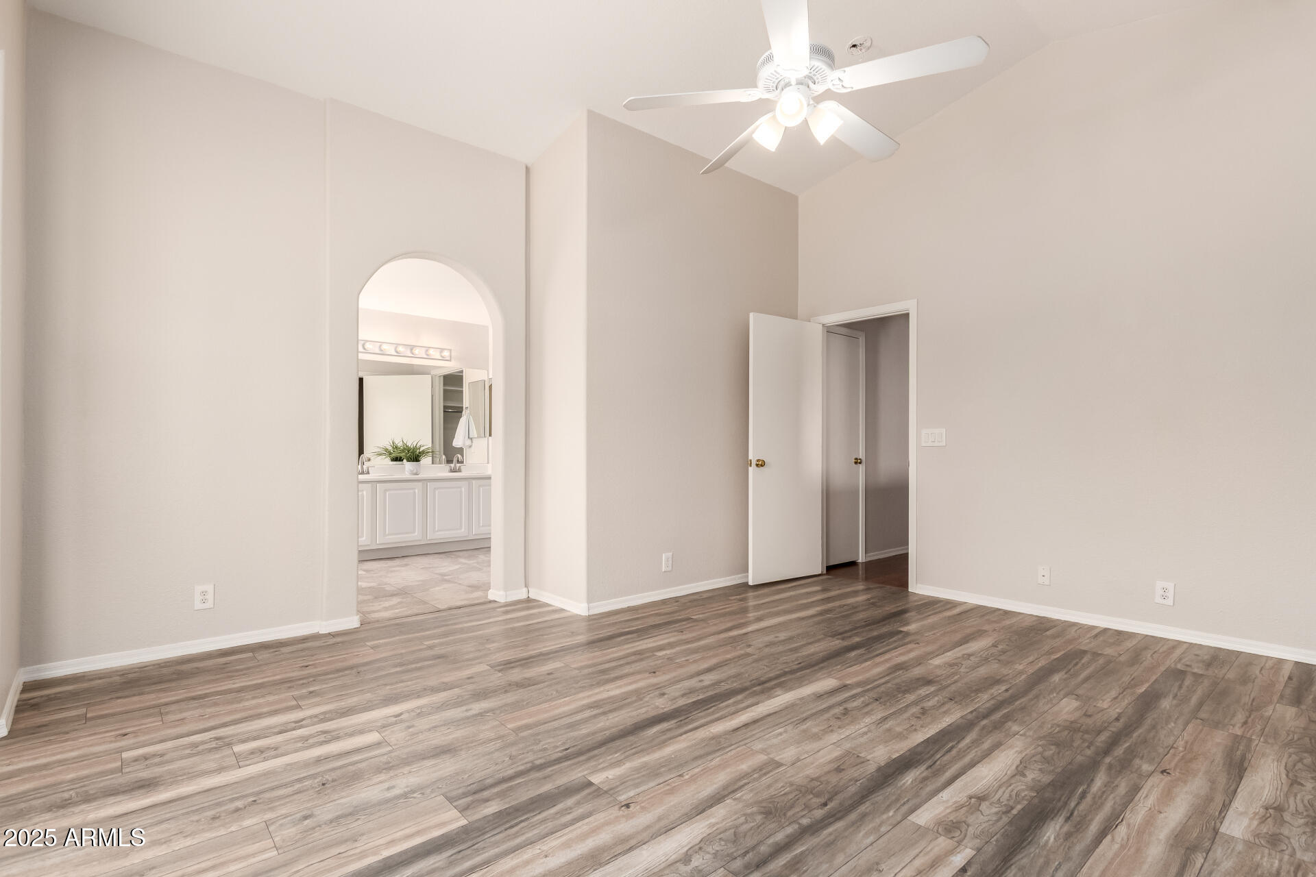 2503 E CAMELLIA Drive