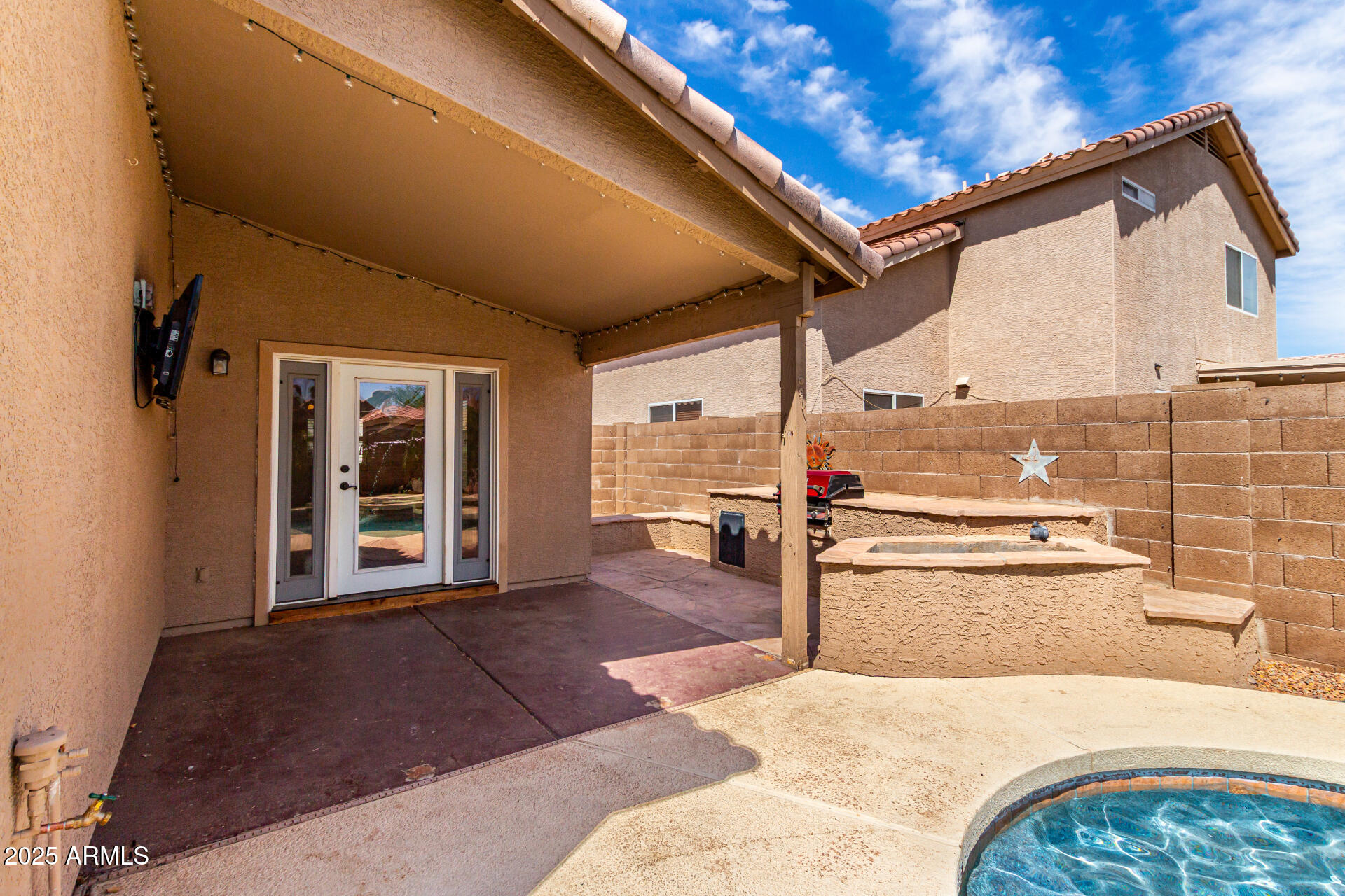 2503 E CAMELLIA Drive