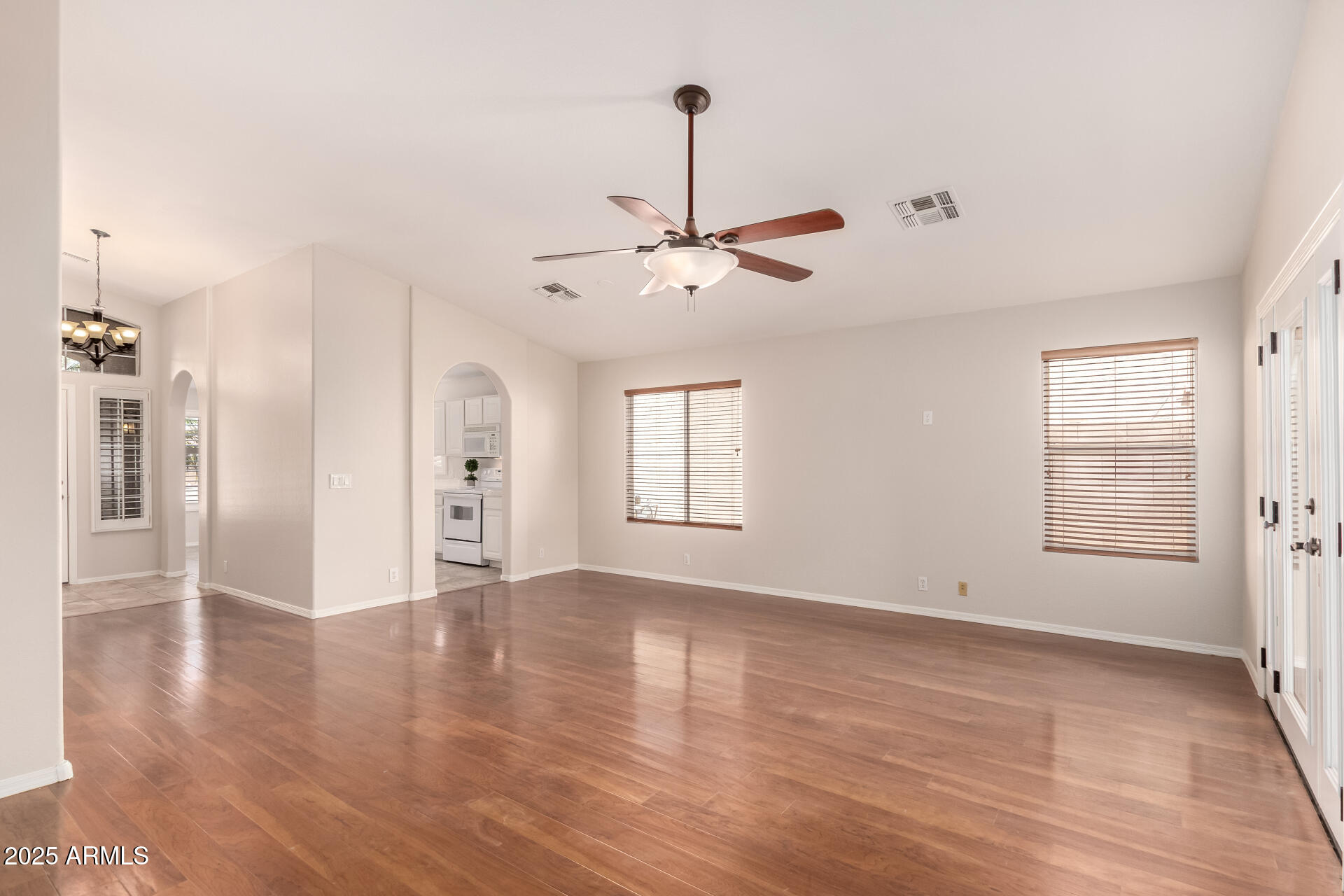 2503 E CAMELLIA Drive