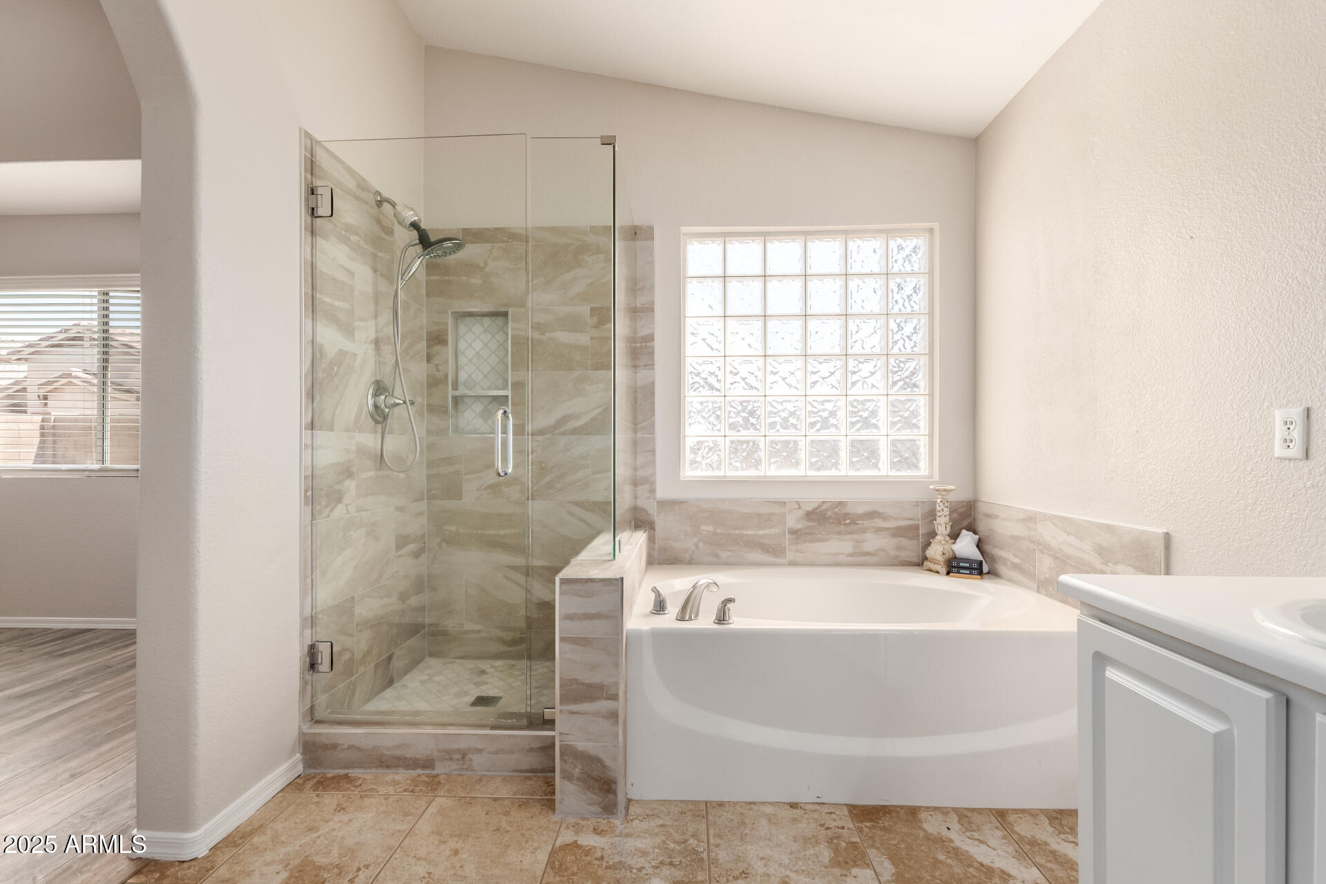 2503 E CAMELLIA Drive