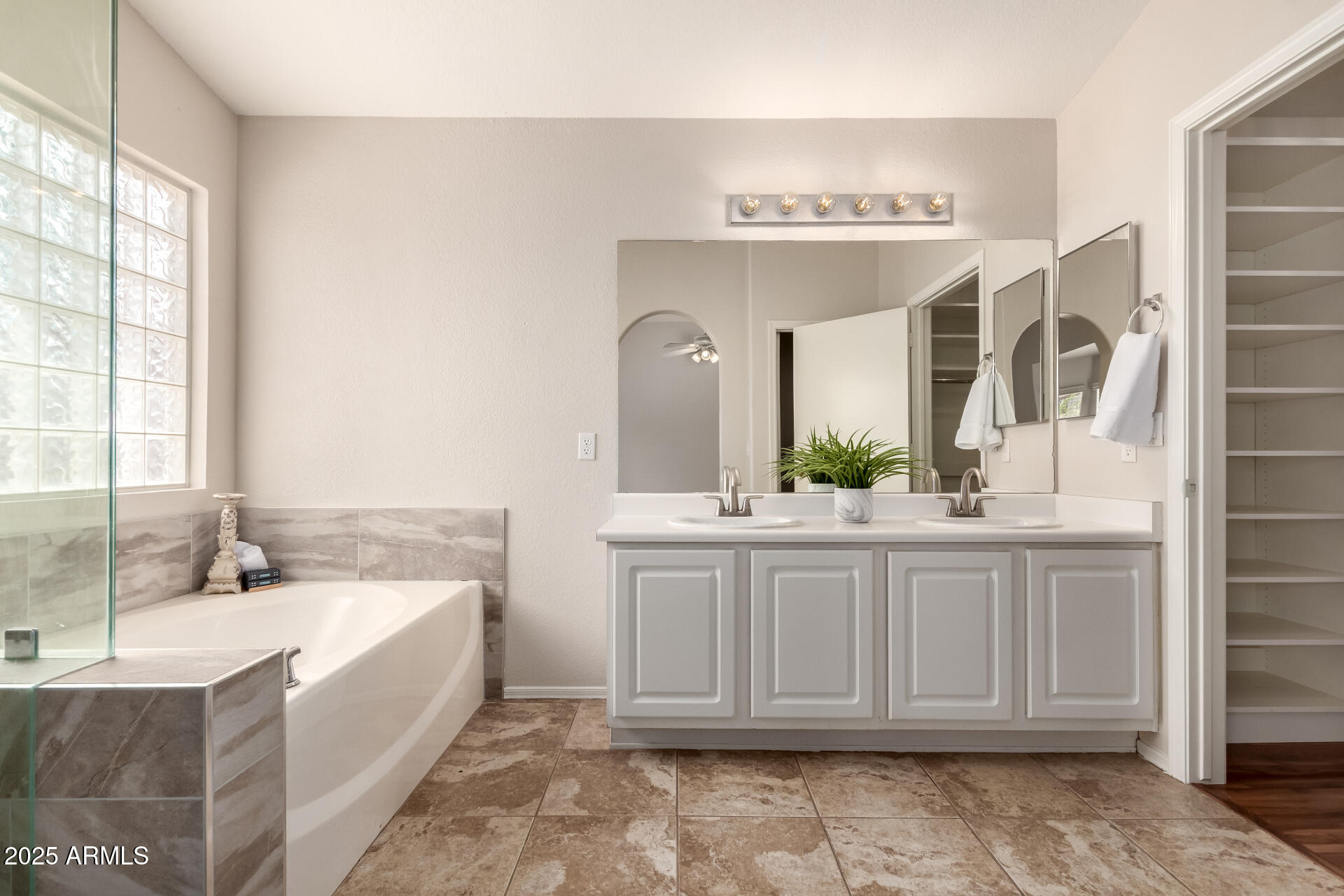 2503 E CAMELLIA Drive