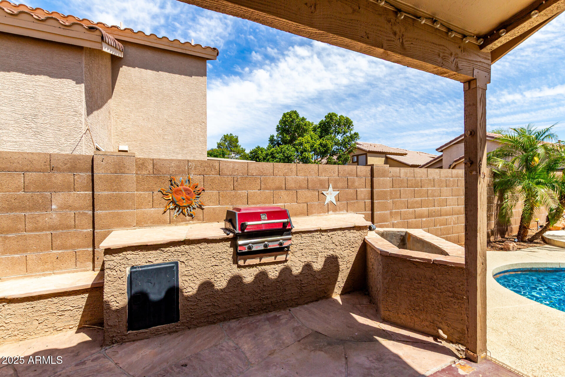 2503 E CAMELLIA Drive