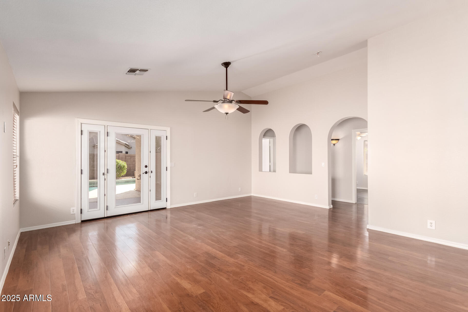 2503 E CAMELLIA Drive