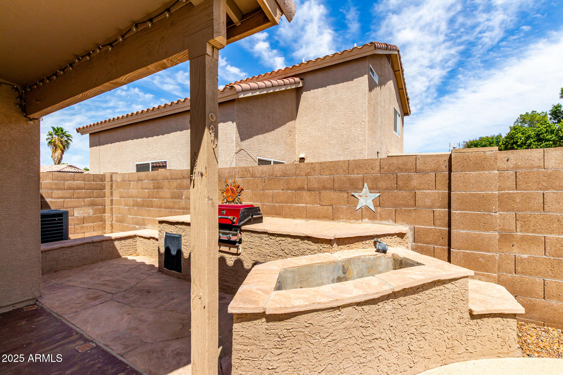 2503 E CAMELLIA Drive