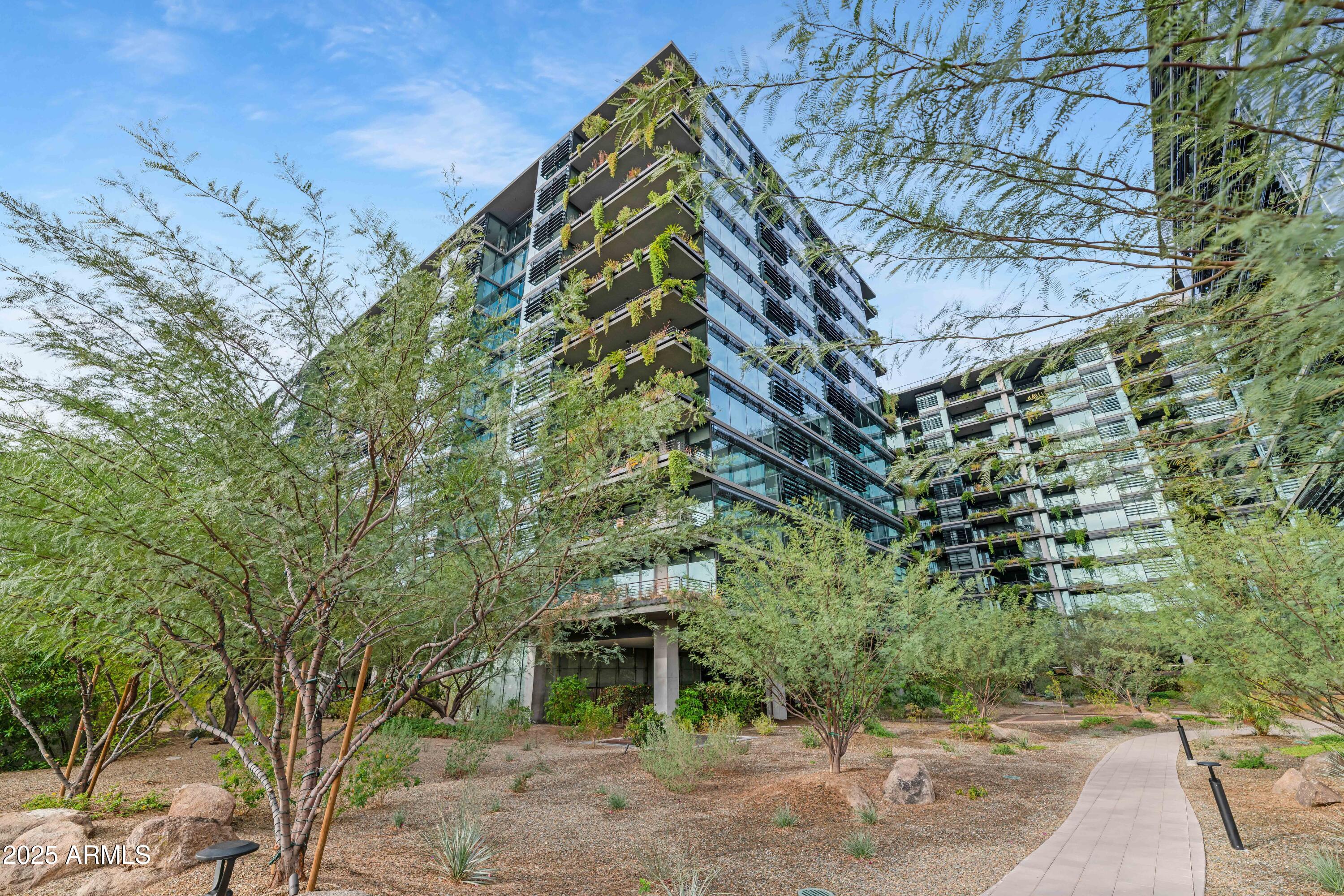 7180 E KIERLAND Boulevard, 806
