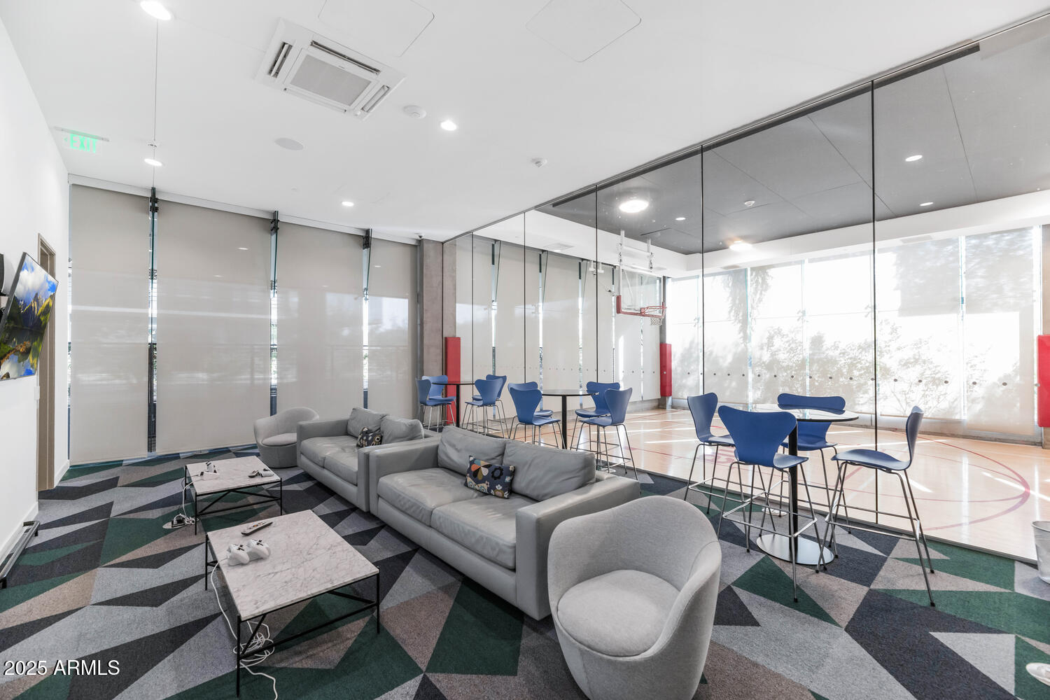 7180 E KIERLAND Boulevard, 806