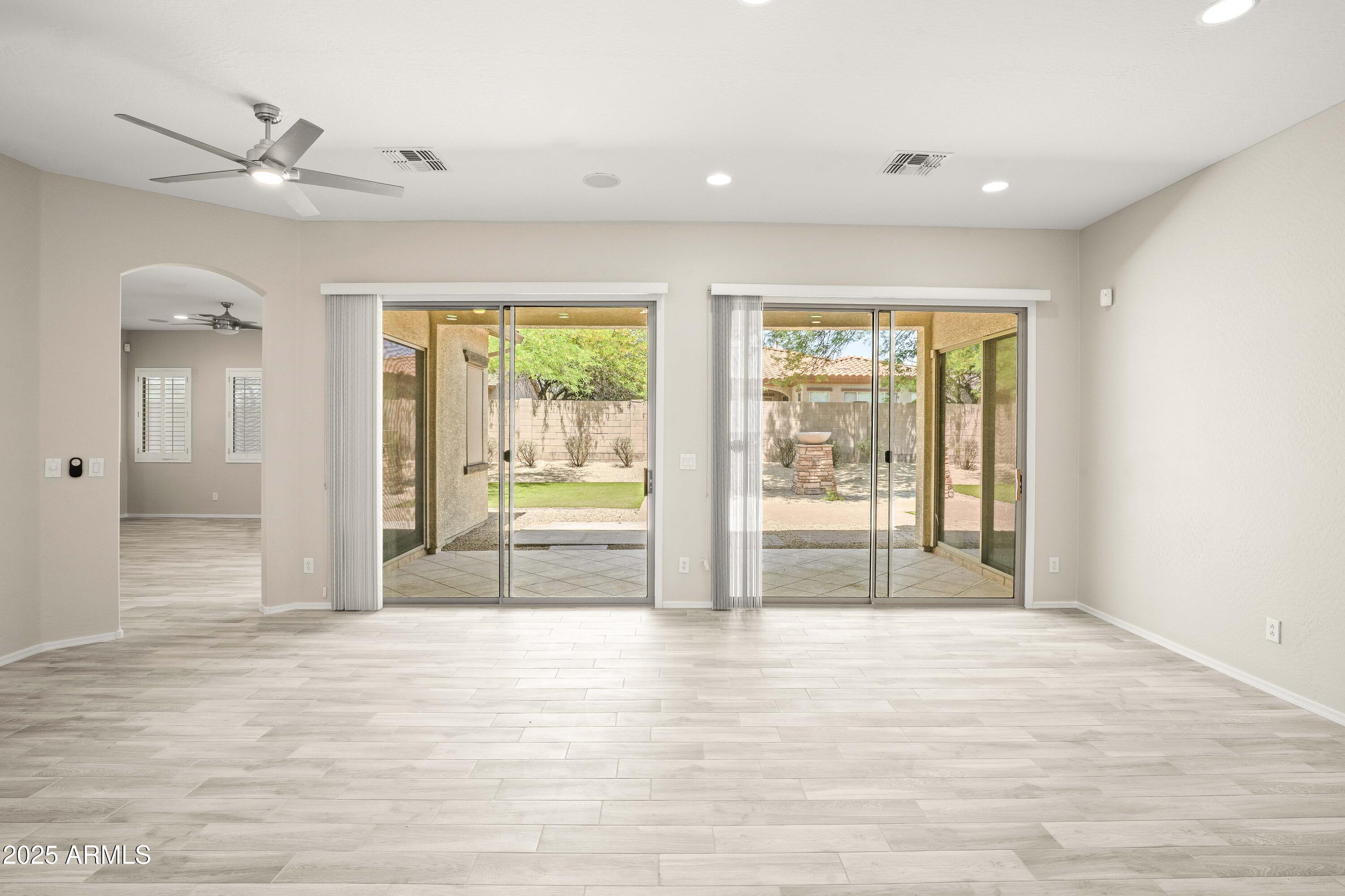 4512 W RUSHMORE Drive