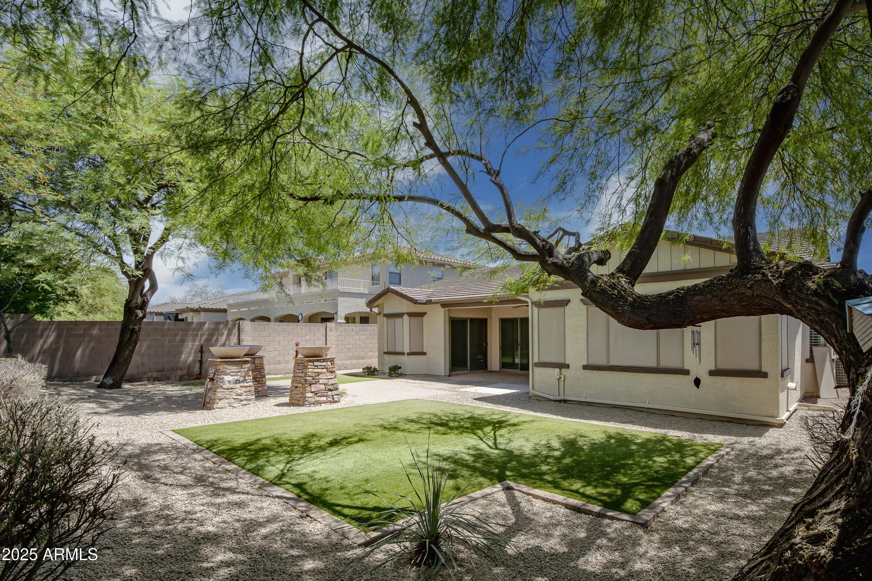 4512 W RUSHMORE Drive