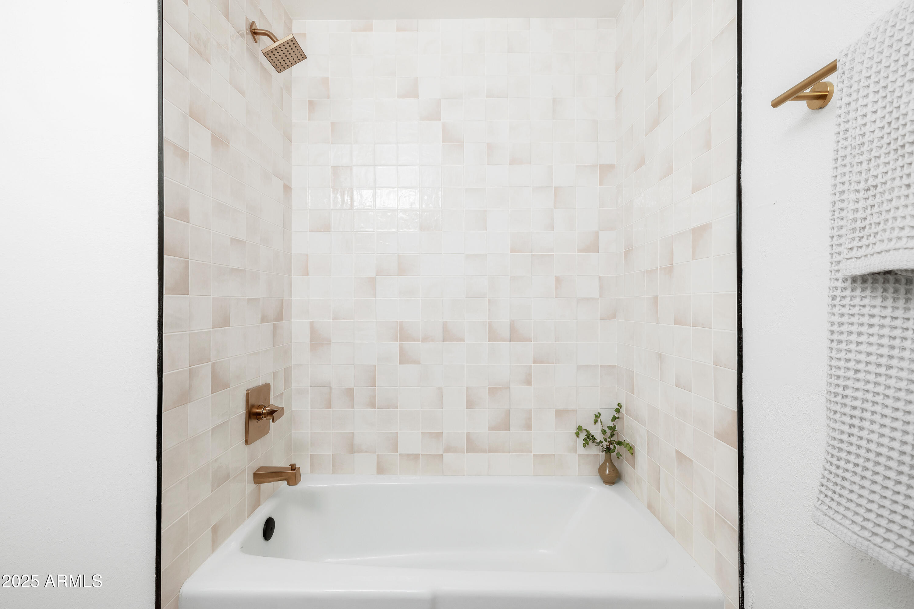 1631 E GARDENIA Avenue