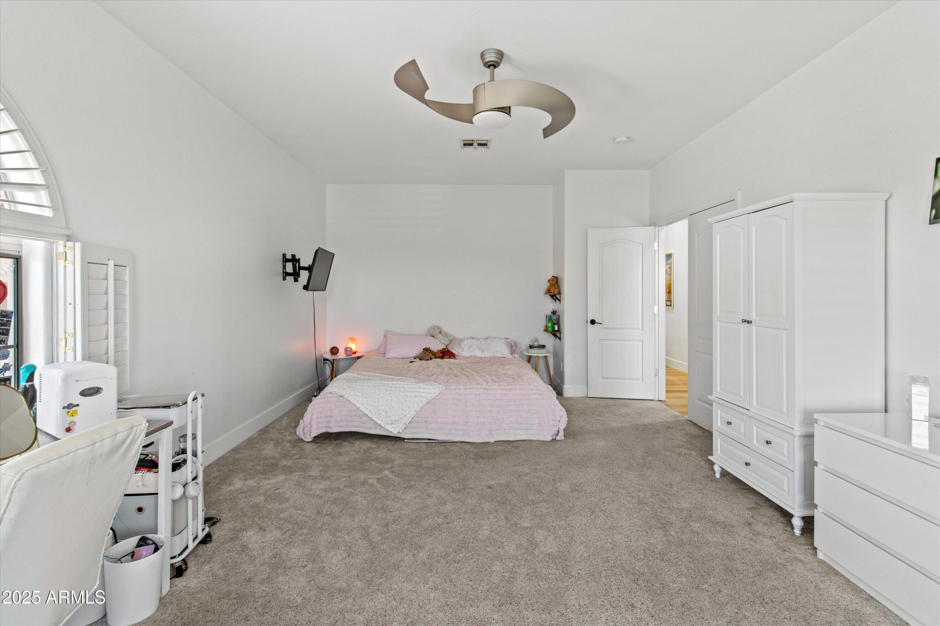 10415 E ROSEMARY Lane