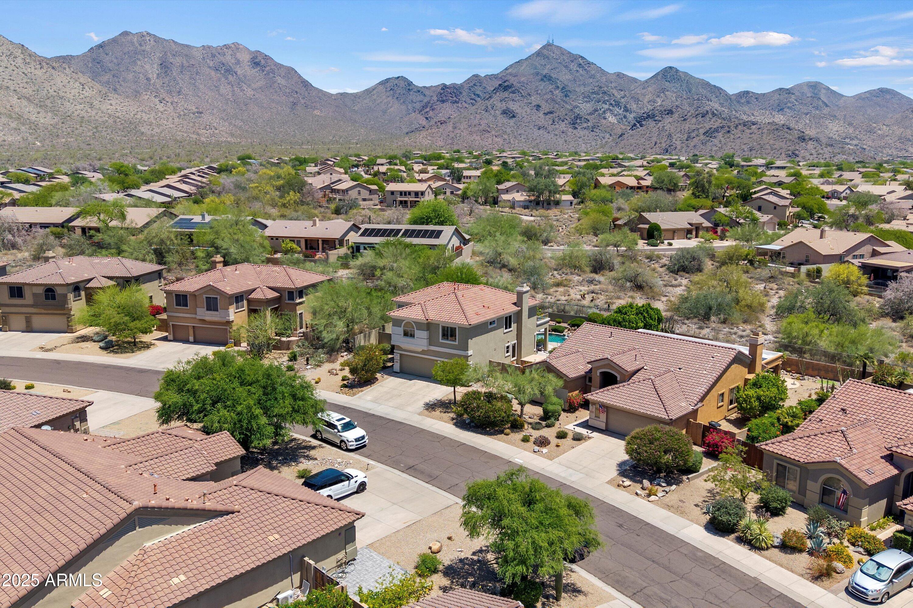 10415 E ROSEMARY Lane