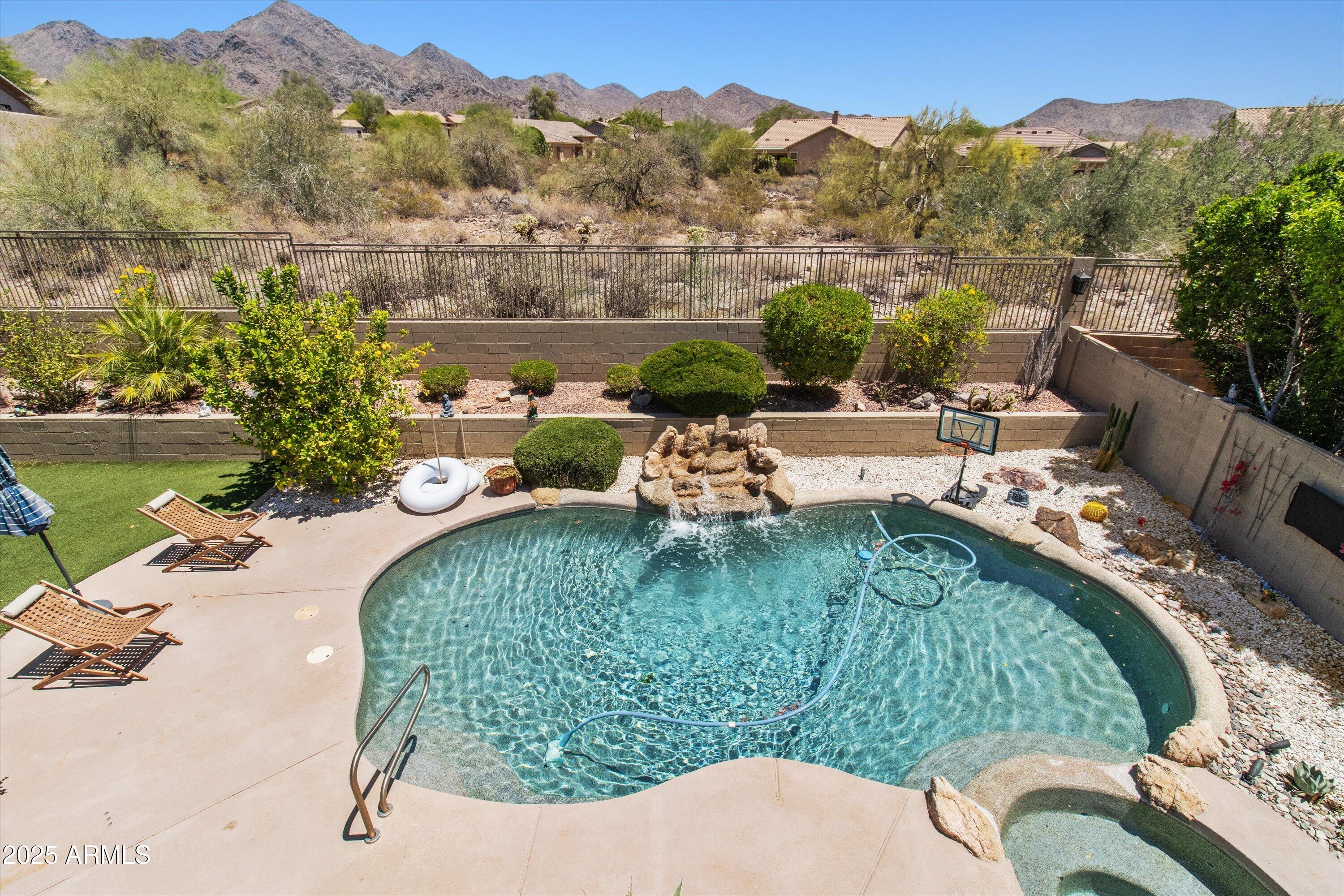 10415 E ROSEMARY Lane