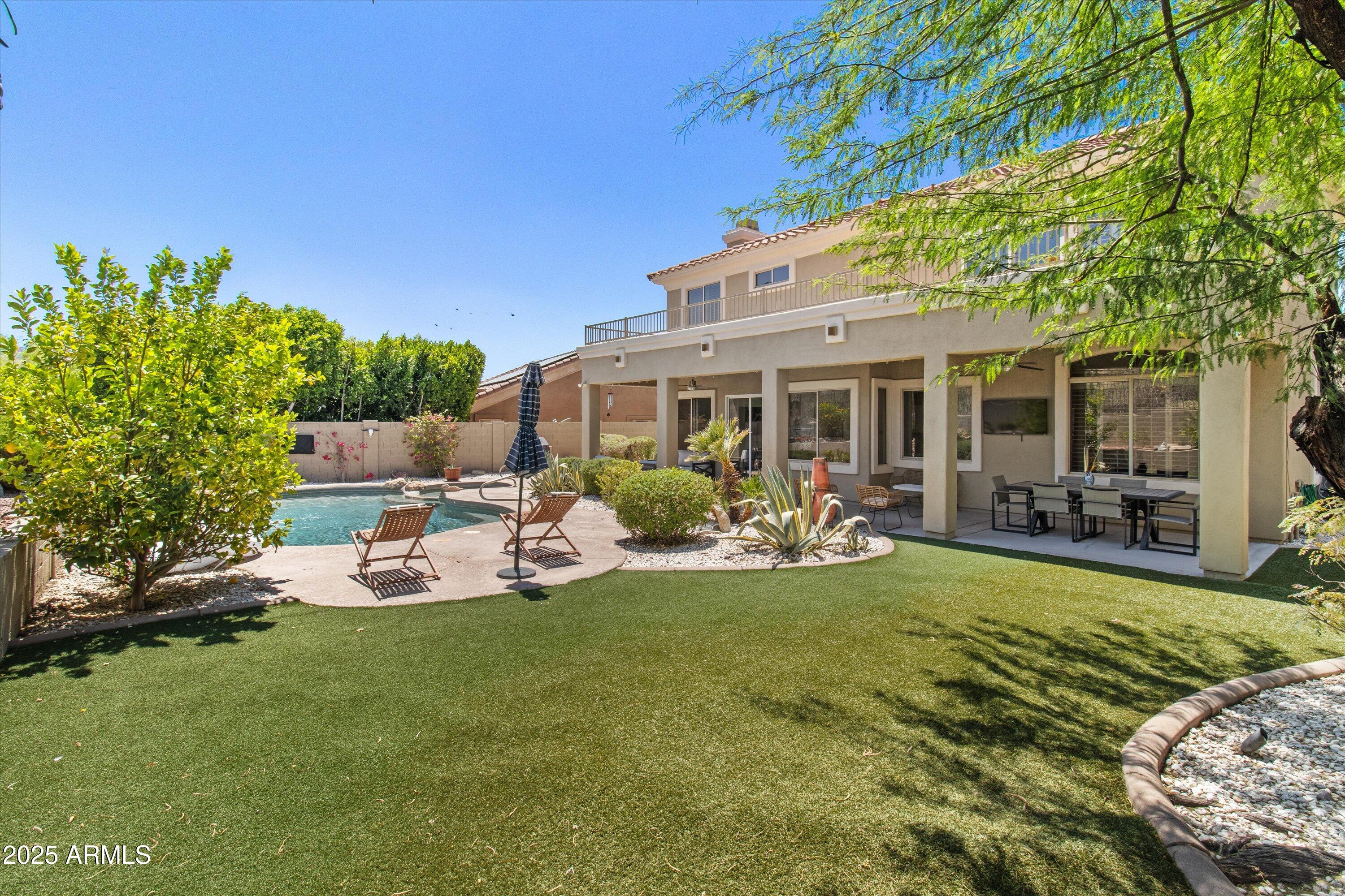 10415 E ROSEMARY Lane