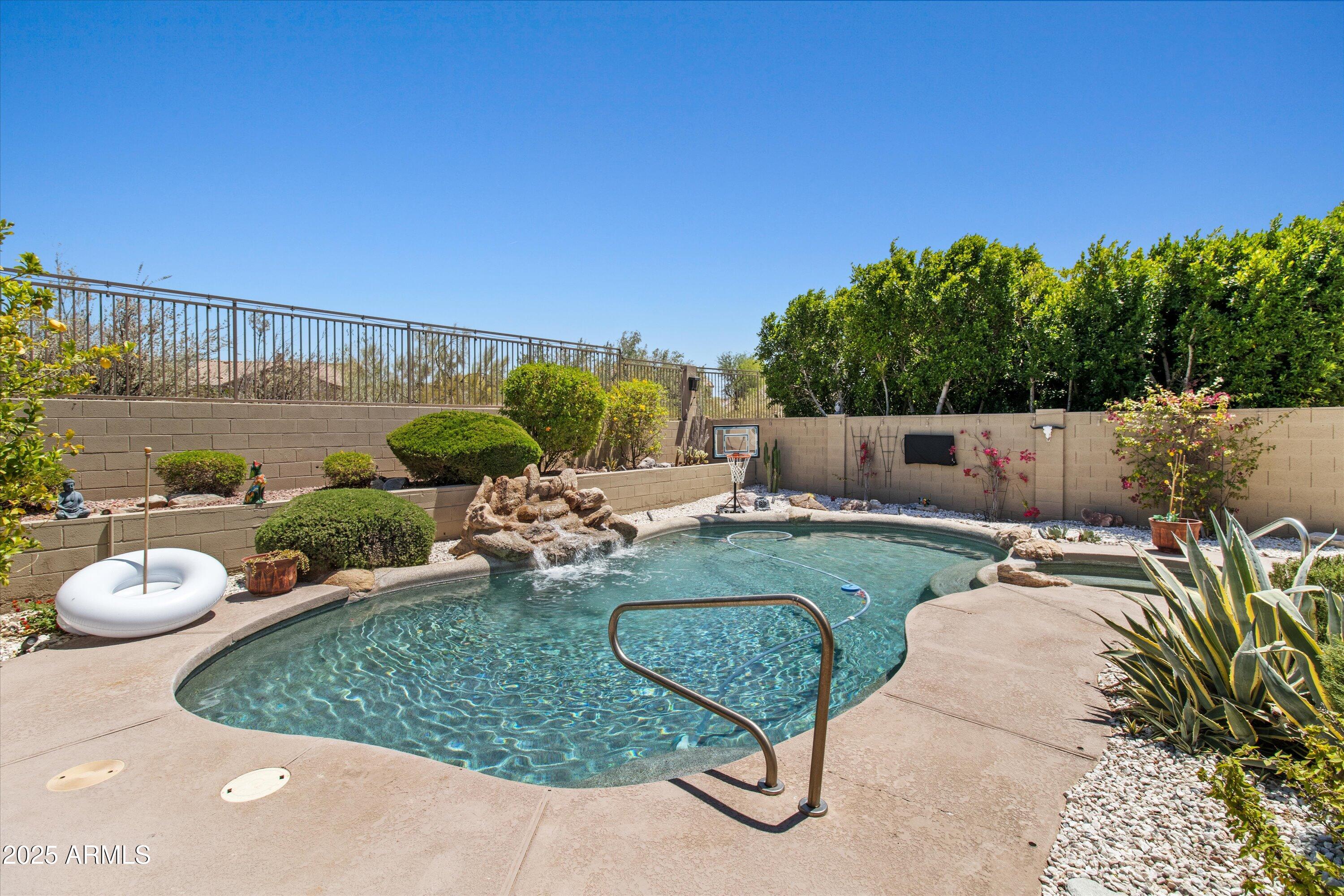 10415 E ROSEMARY Lane