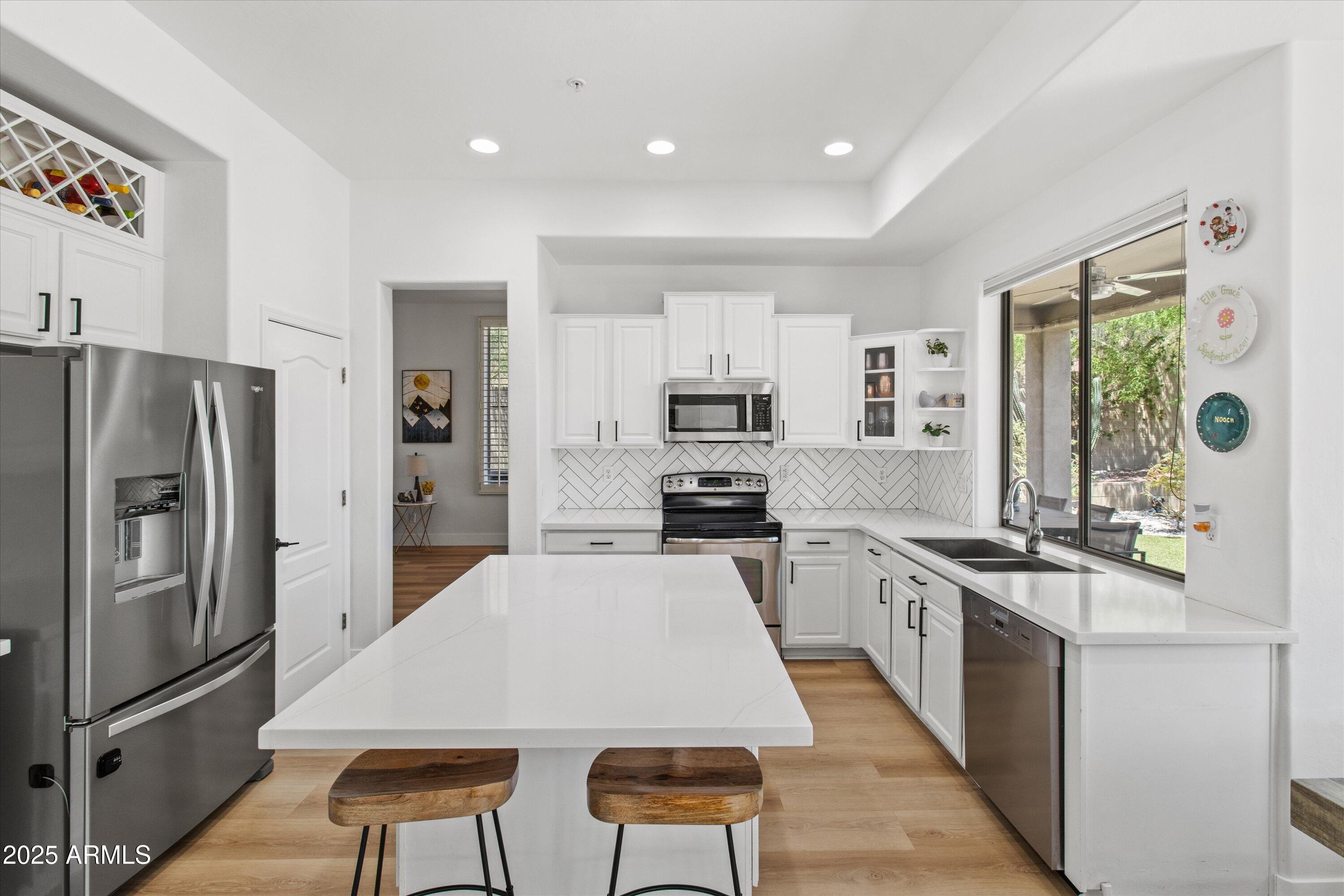10415 E ROSEMARY Lane