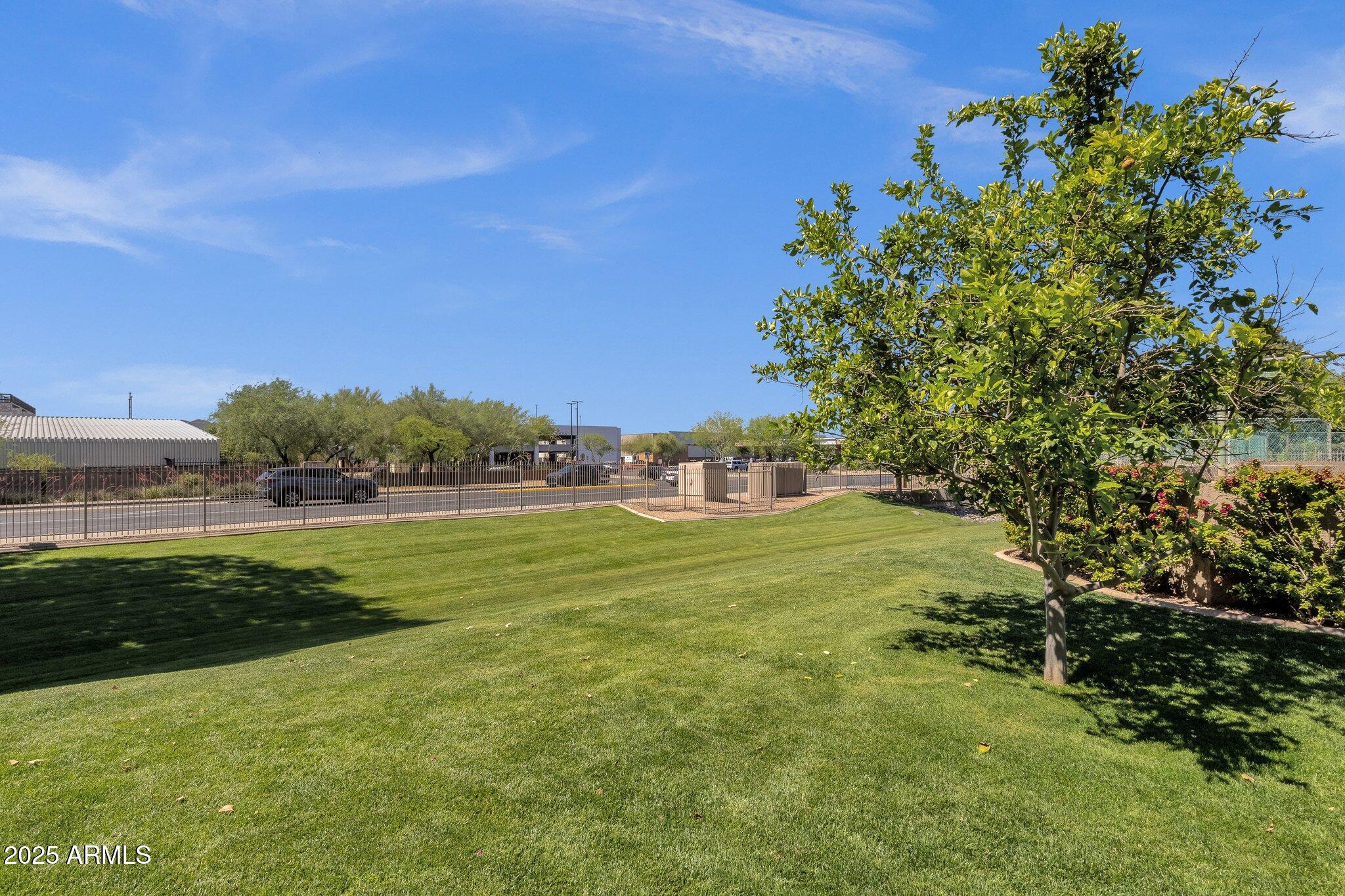 4554 E PARADISE VILLAGE Parkway N, 219