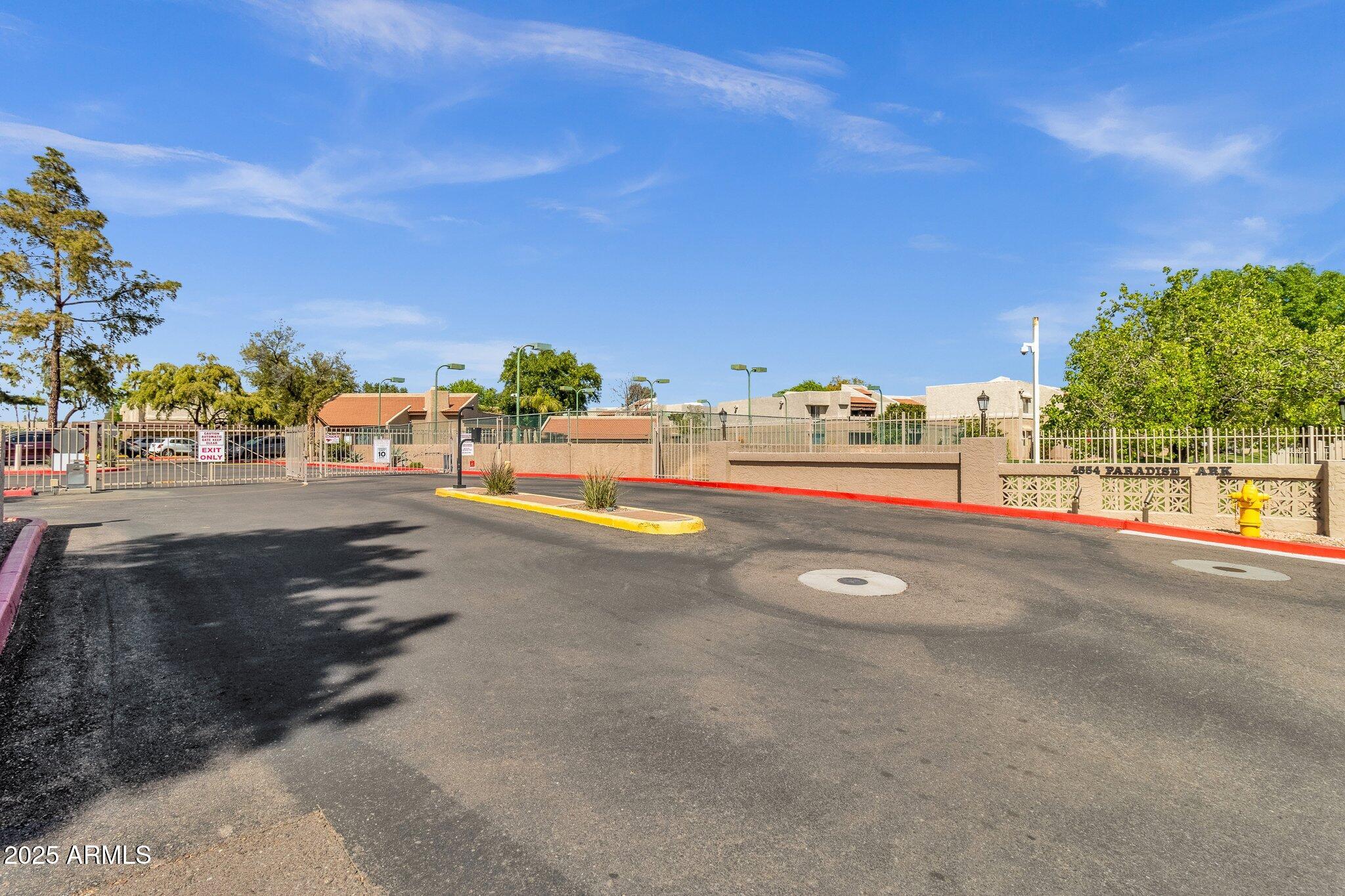 4554 E PARADISE VILLAGE Parkway N, 219