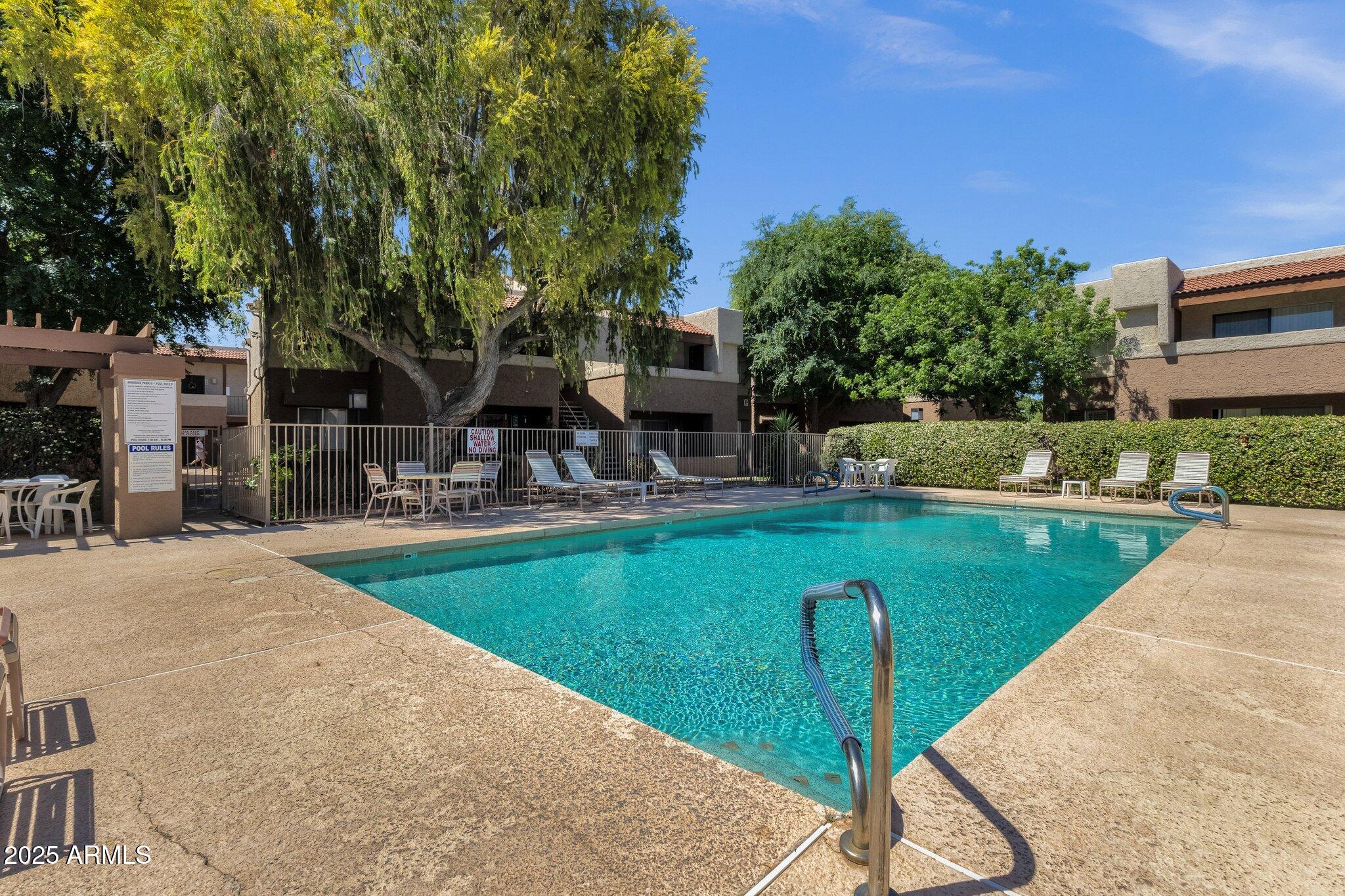 4554 E PARADISE VILLAGE Parkway N, 219