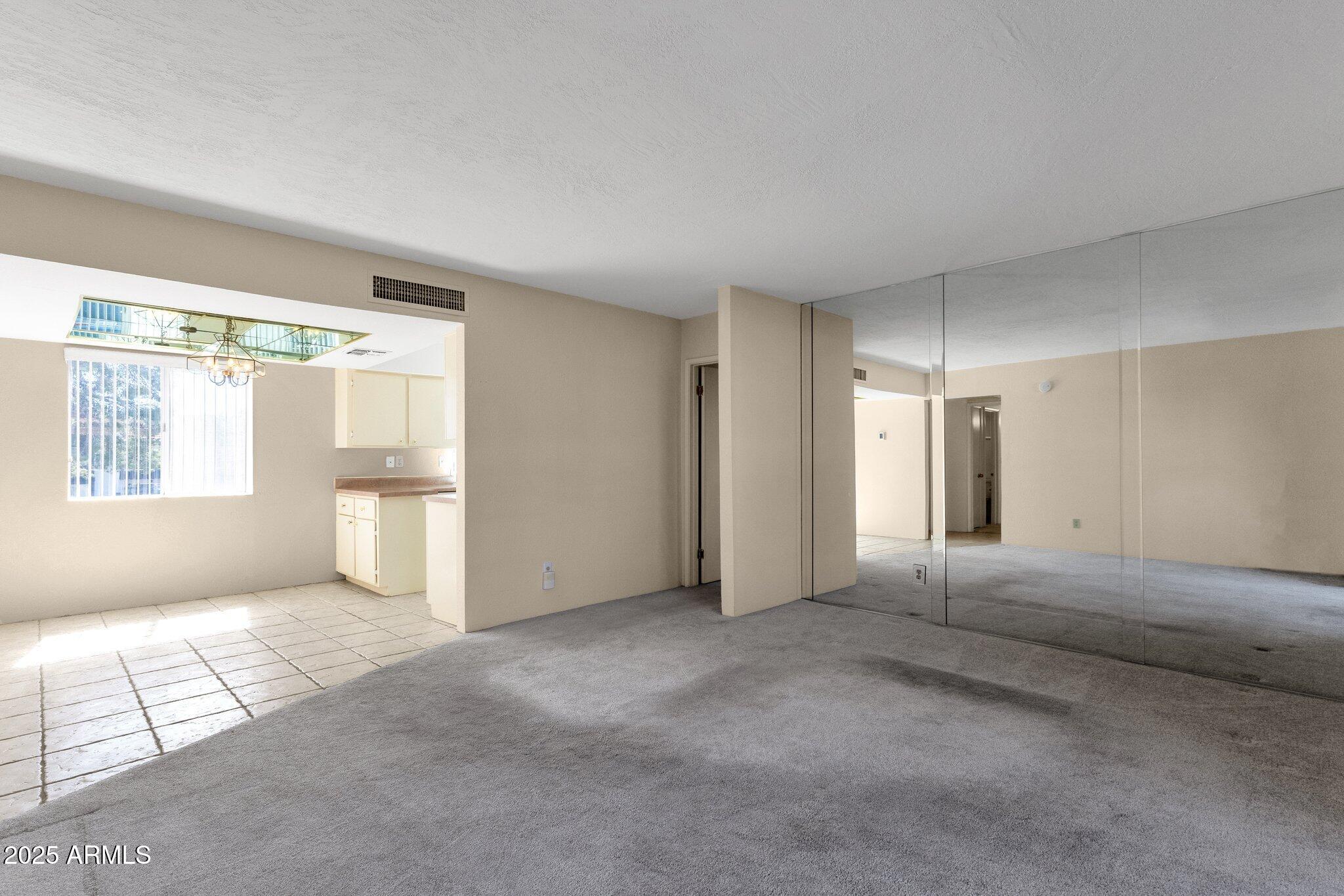 4554 E PARADISE VILLAGE Parkway N, 219